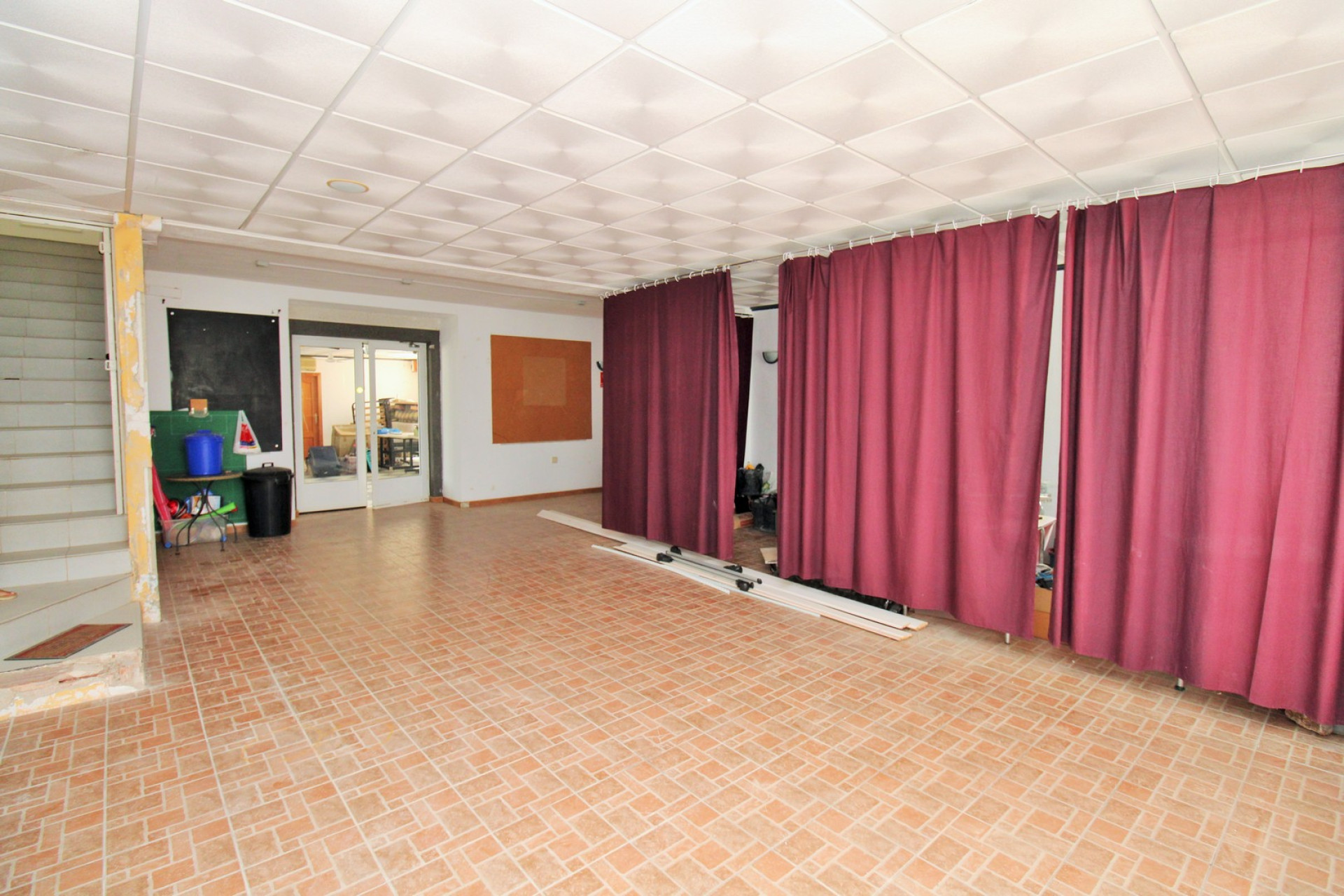 Resale - Commercial Unit - Villamartin