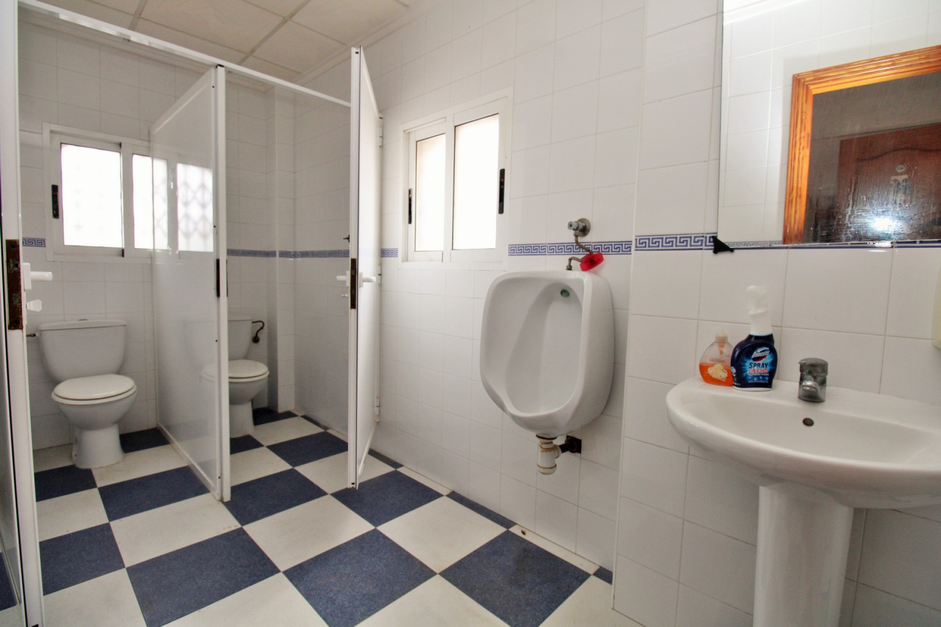 Resale - Commercial Unit - Villamartin