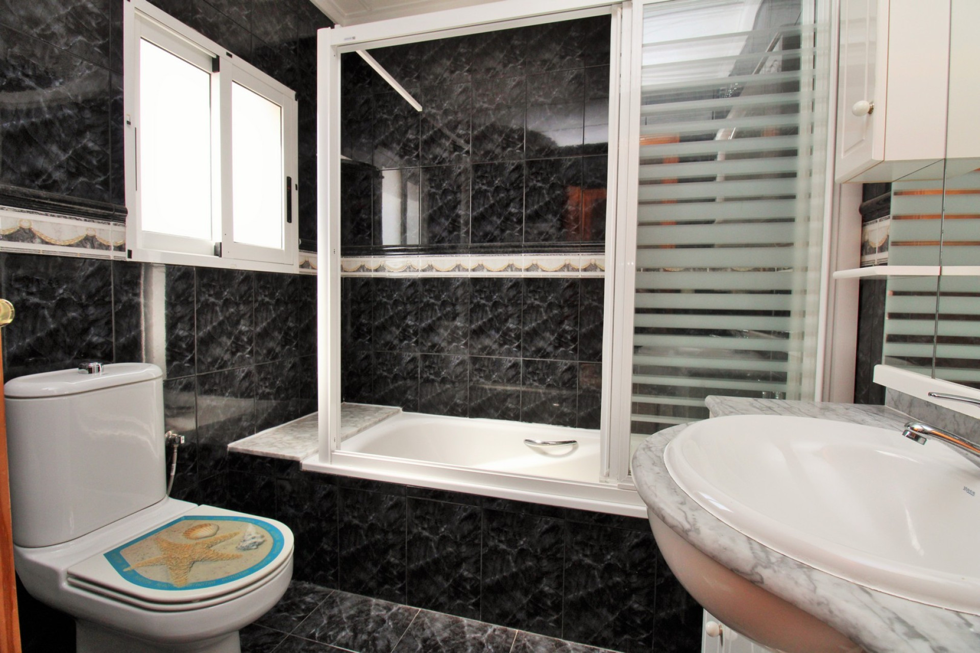 Resale - Commercial Unit - Villamartin