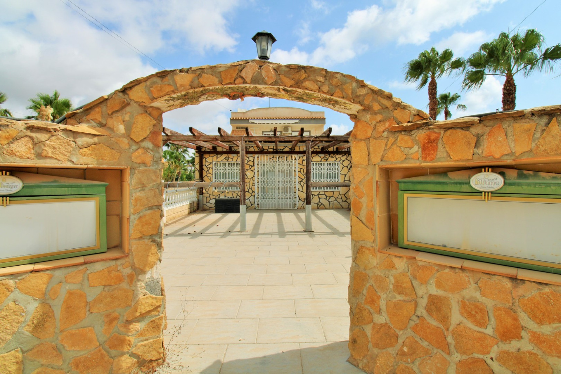 Resale - Commercial Unit - Villamartin