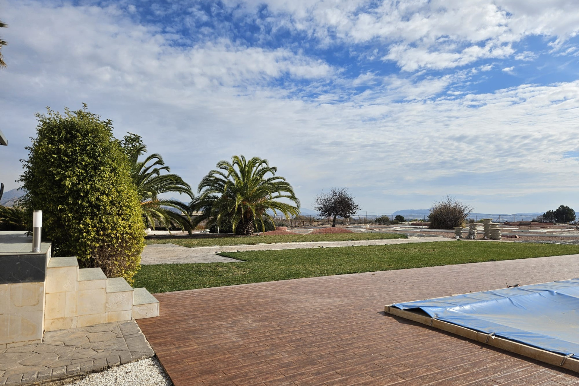 Resale - Country House - Novelda