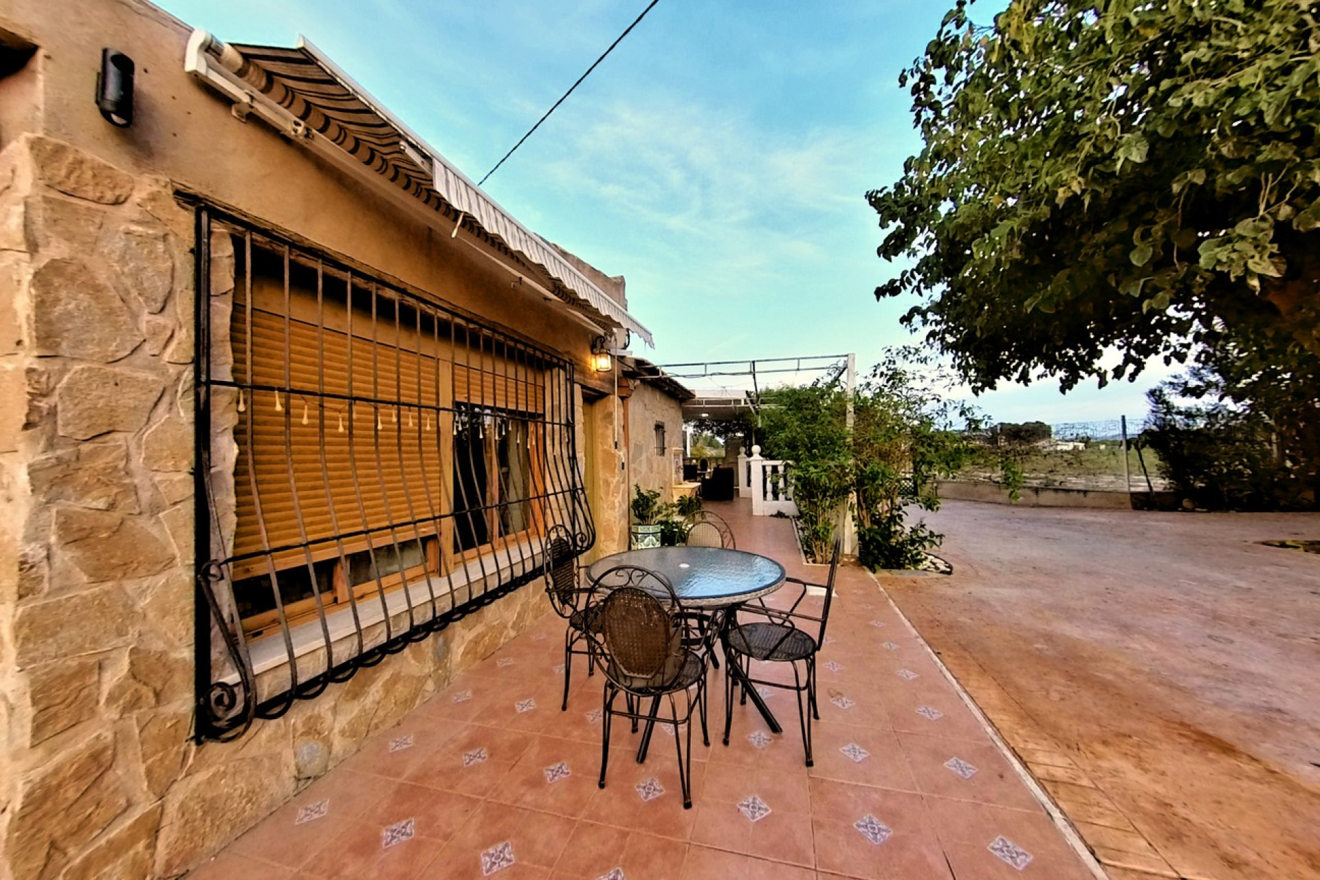 Resale - Country House - Novelda