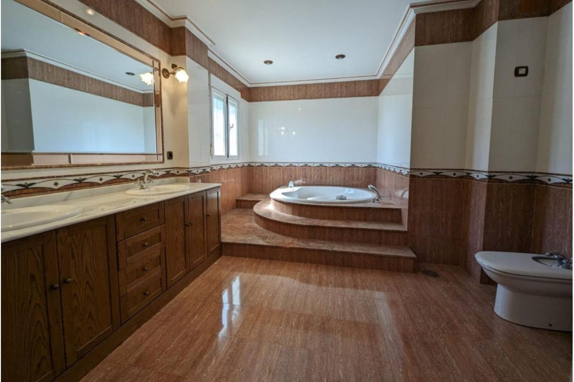 Resale - Country House - SAX