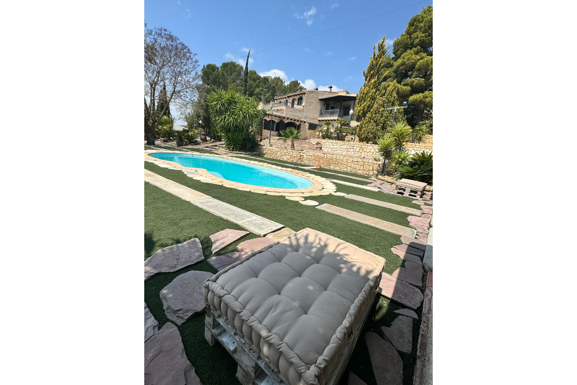 Resale - Country House - SAX