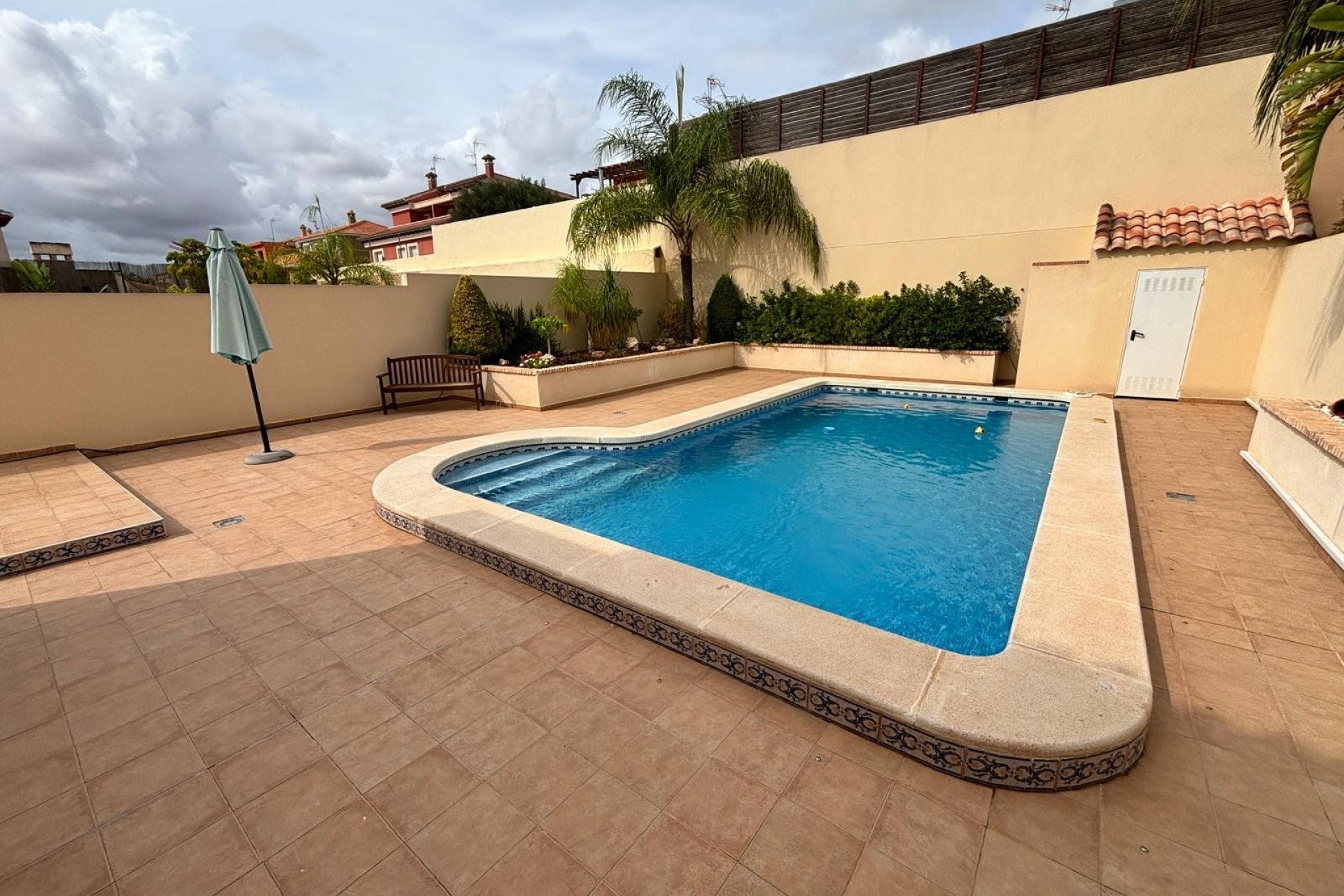 Resale - Detached House / Villa - Torrevieja Centro - Torrevieja