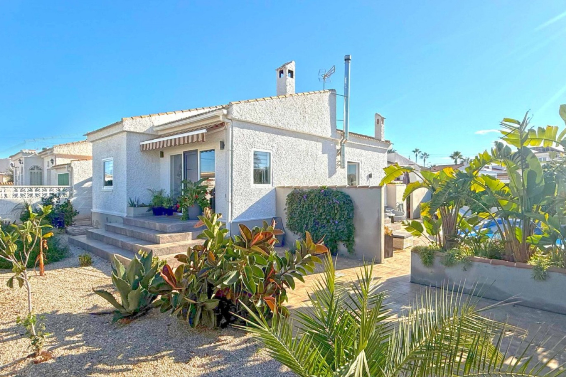 Resale - Detached Villa - Torrevieja - La Siesta - El Salado -  Torreta