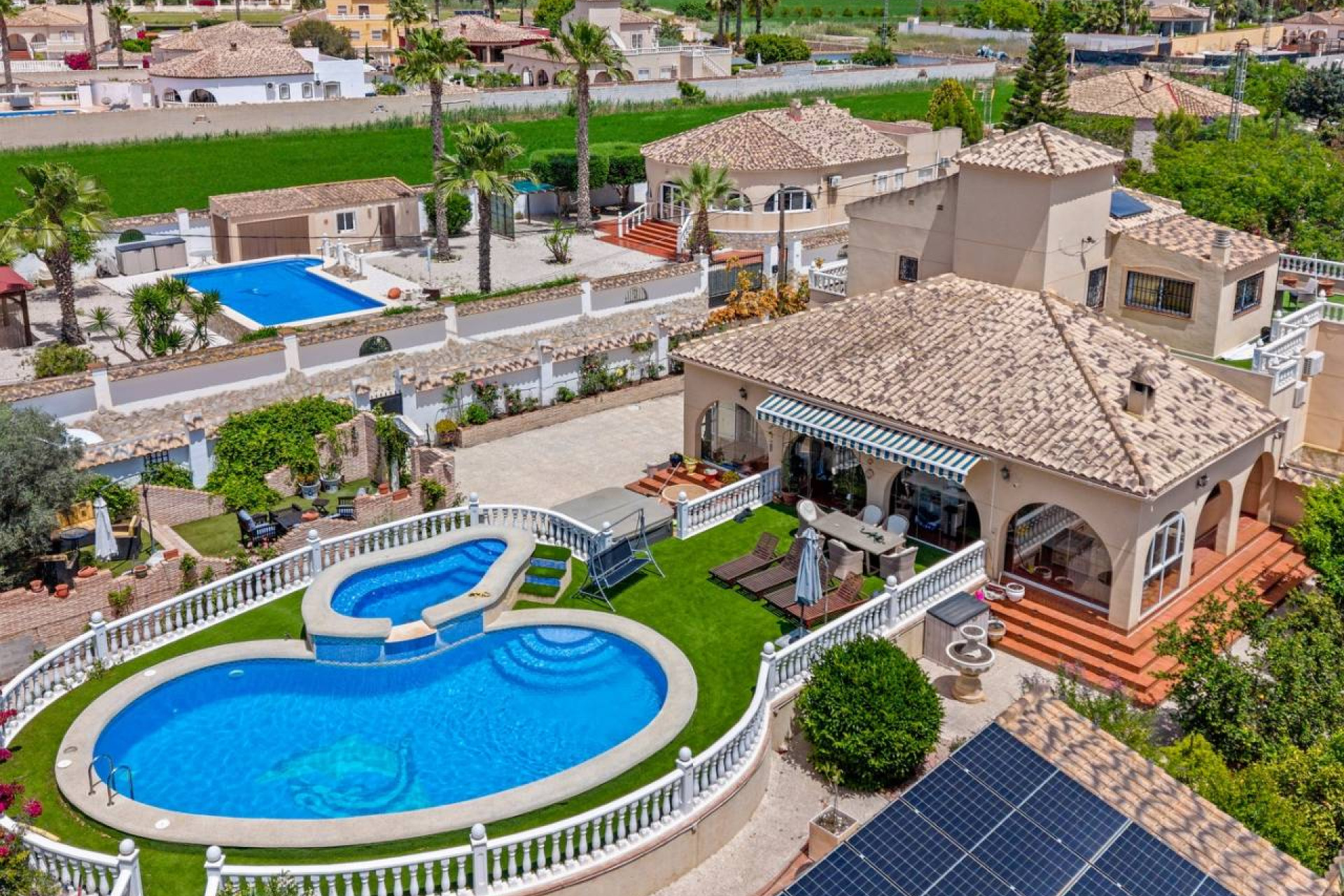 Resale - Finca / Country Property - Catral