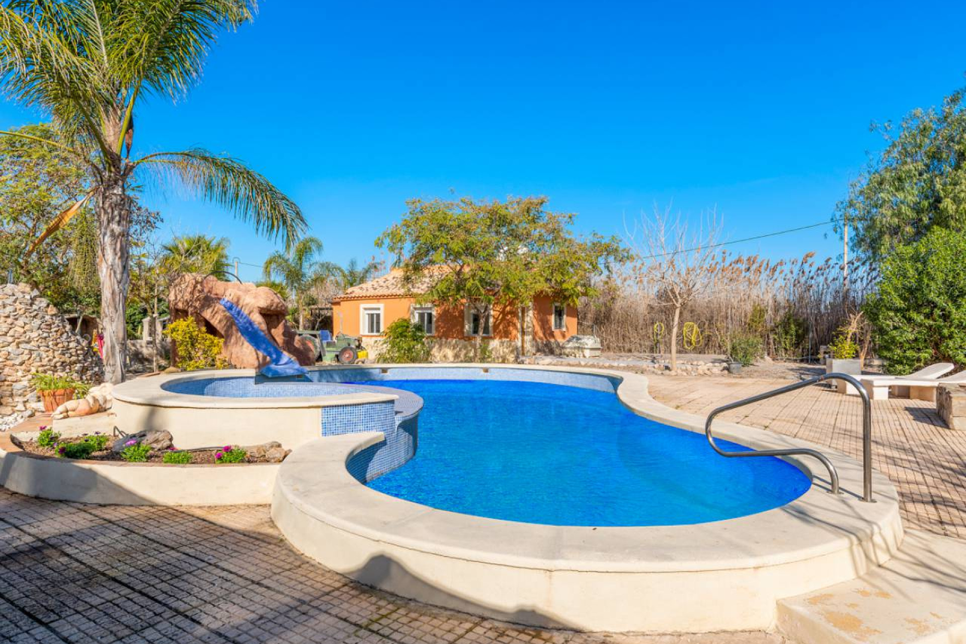 Resale - Finca / Country Property - Catral