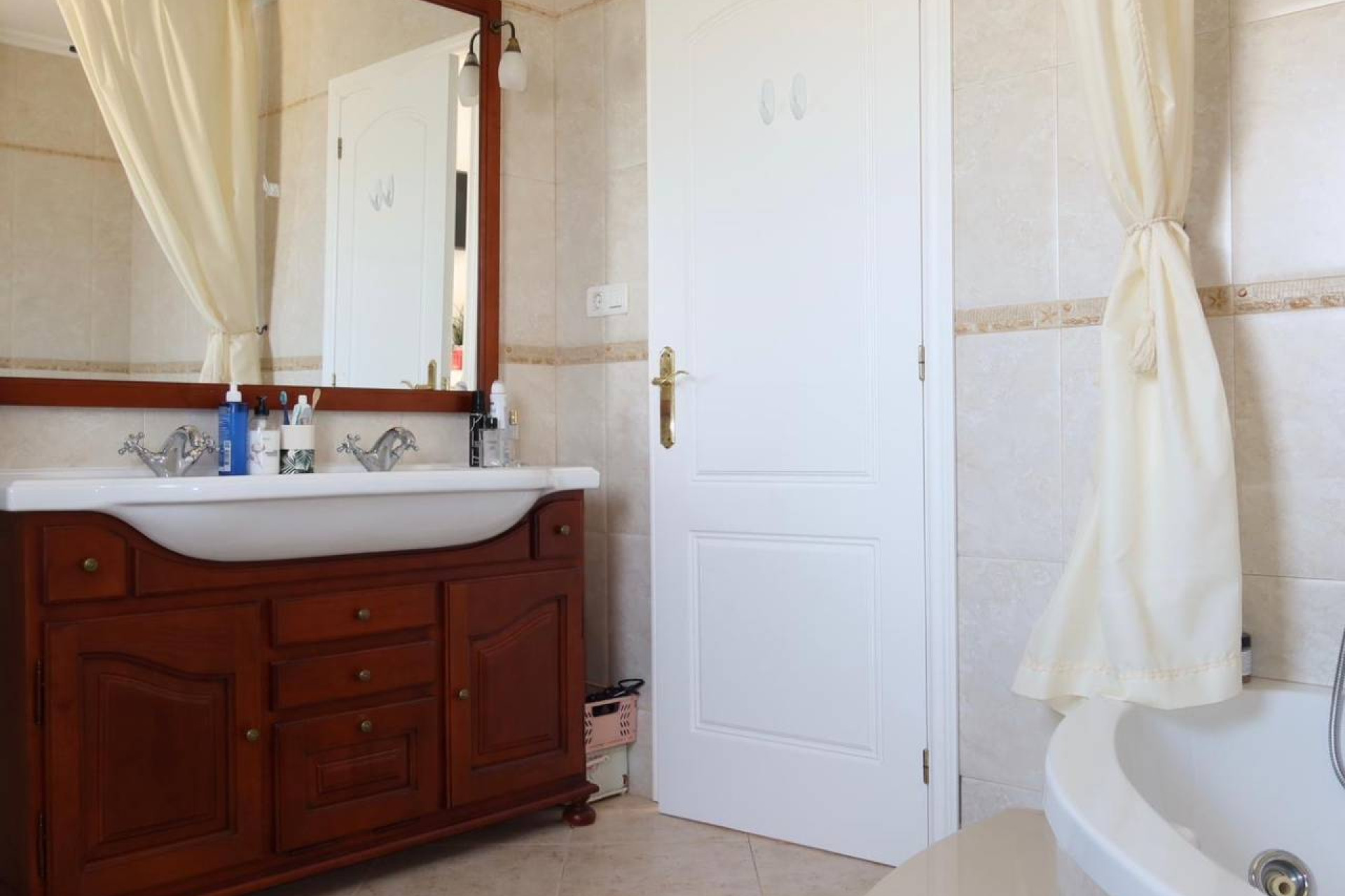 Resale - Finca / Country Property - Orihuela Costa - Orihuela