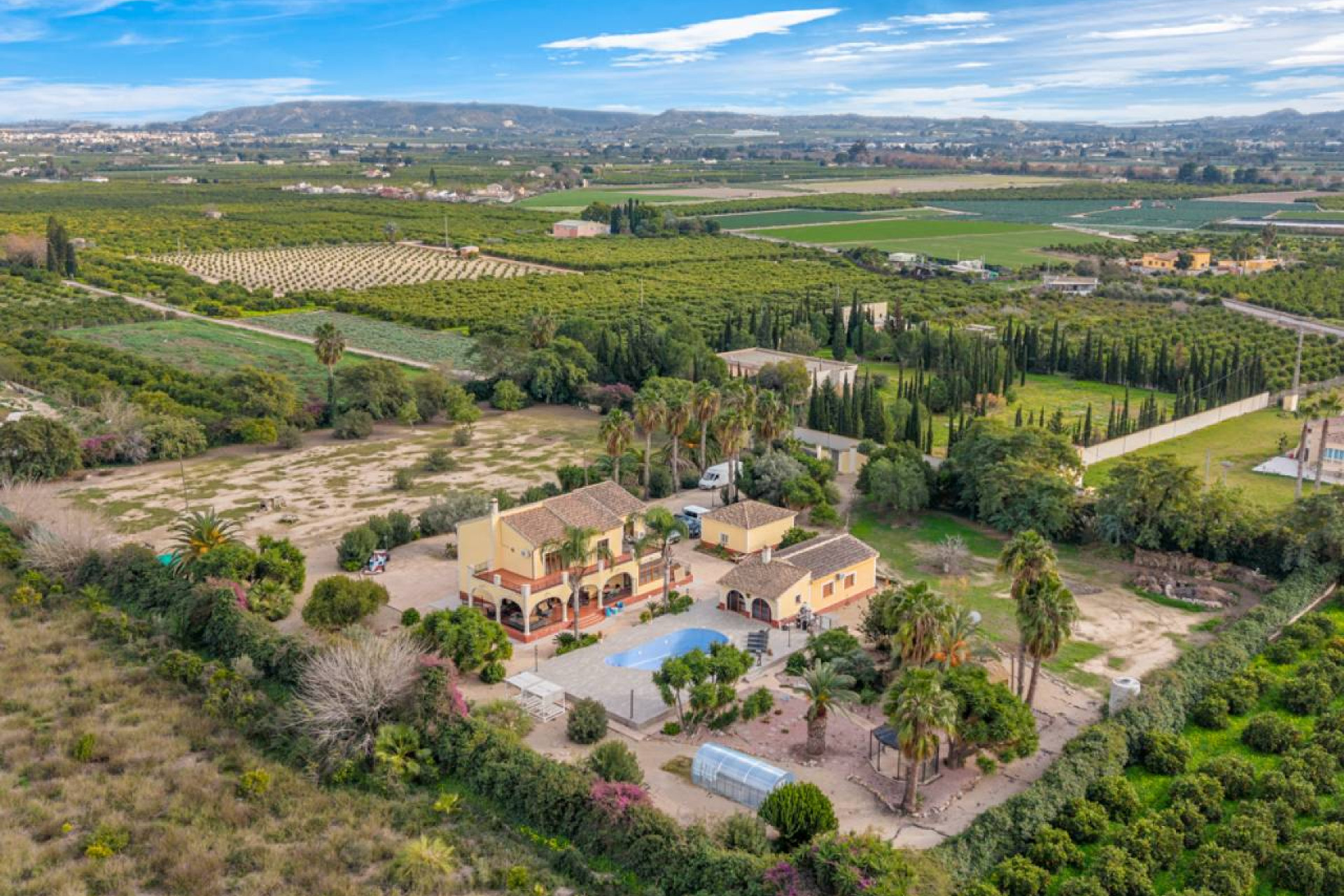 Resale - Finca / Country Property - Orihuela Costa - Orihuela