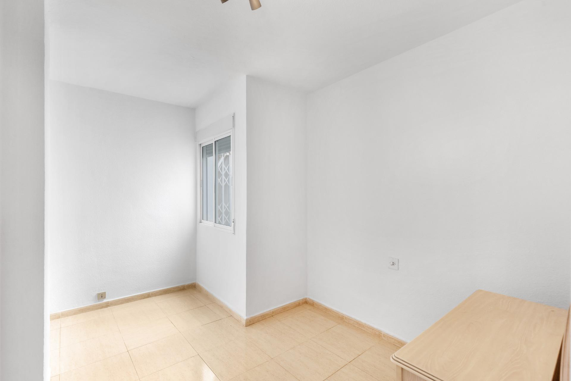 Resale - Flat - Torrevieja - Puerto Deportivo