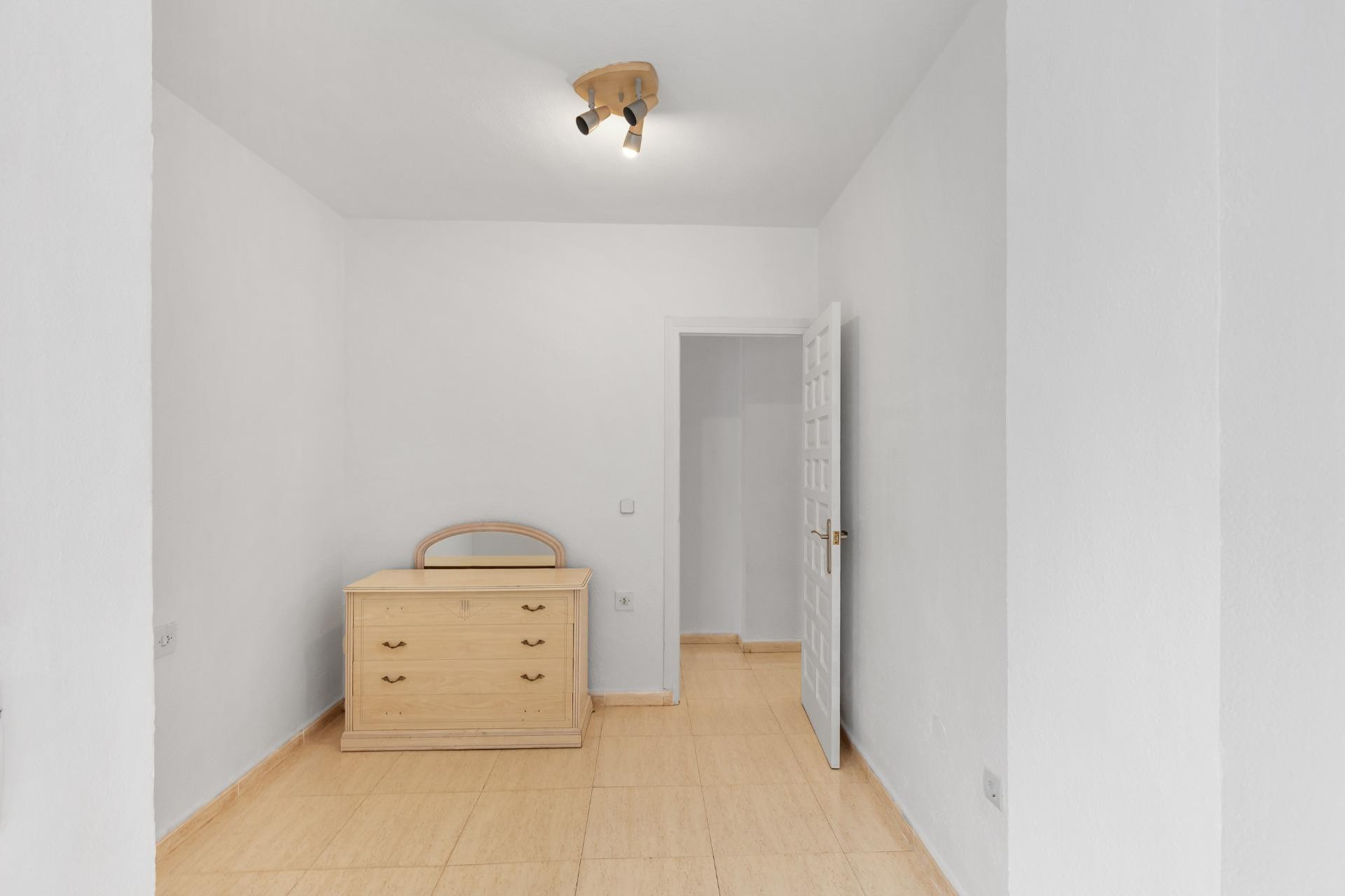 Resale - Flat - Torrevieja - Puerto Deportivo