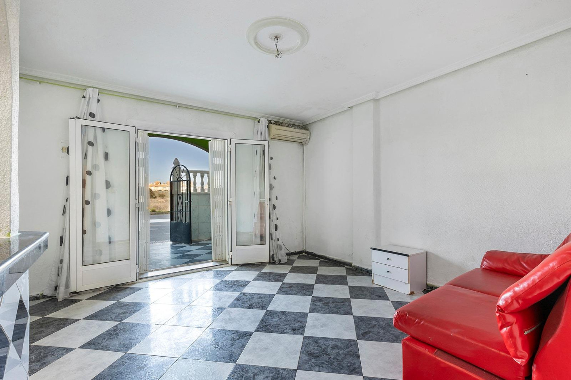 Resale - Ground Floor - Torrevieja - La Mata pueblo