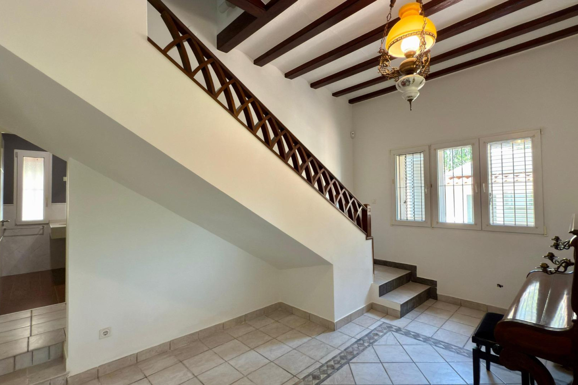 Resale - House - Alicante - Vistahermosa