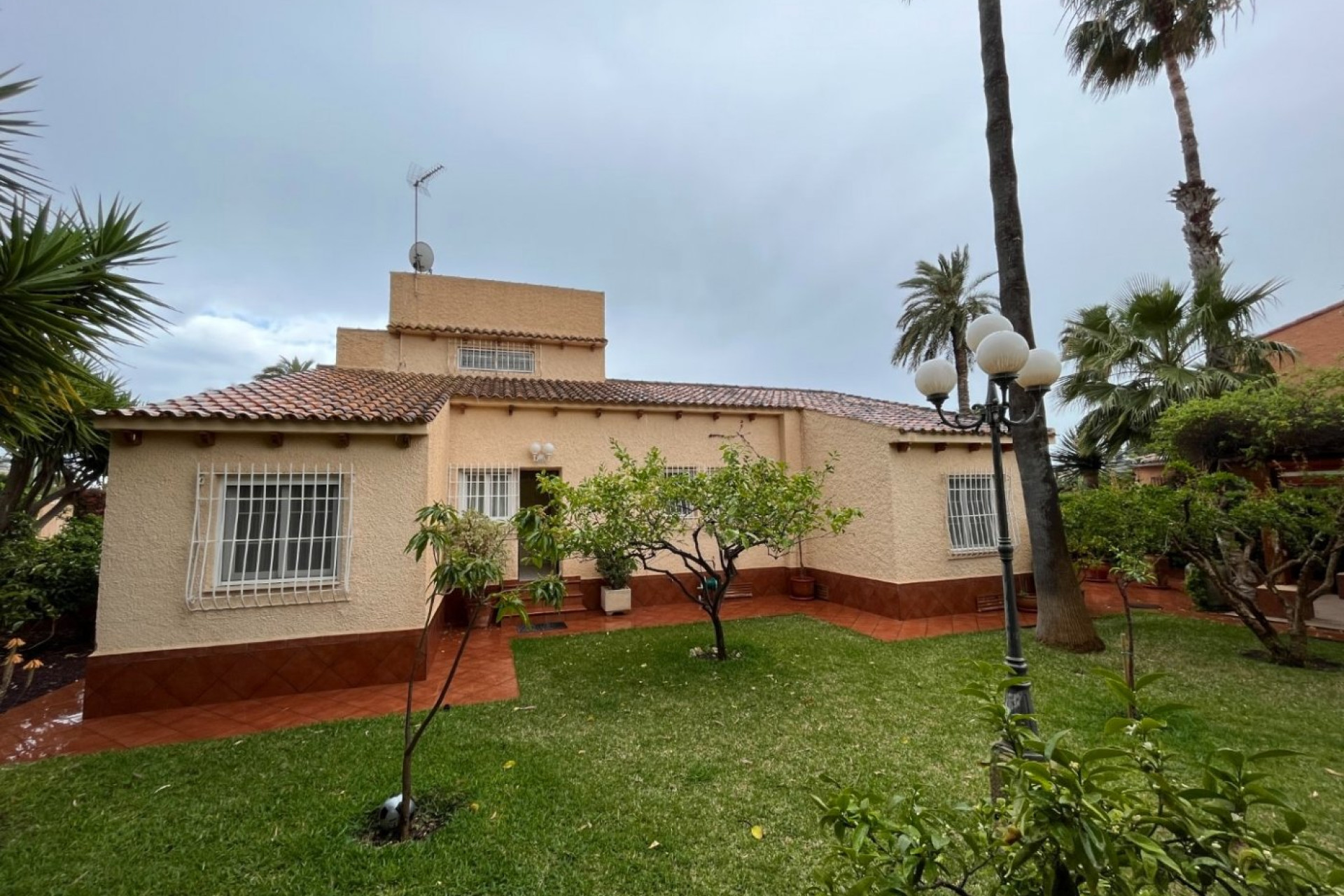 Resale - House - El Campello - Pueblo español