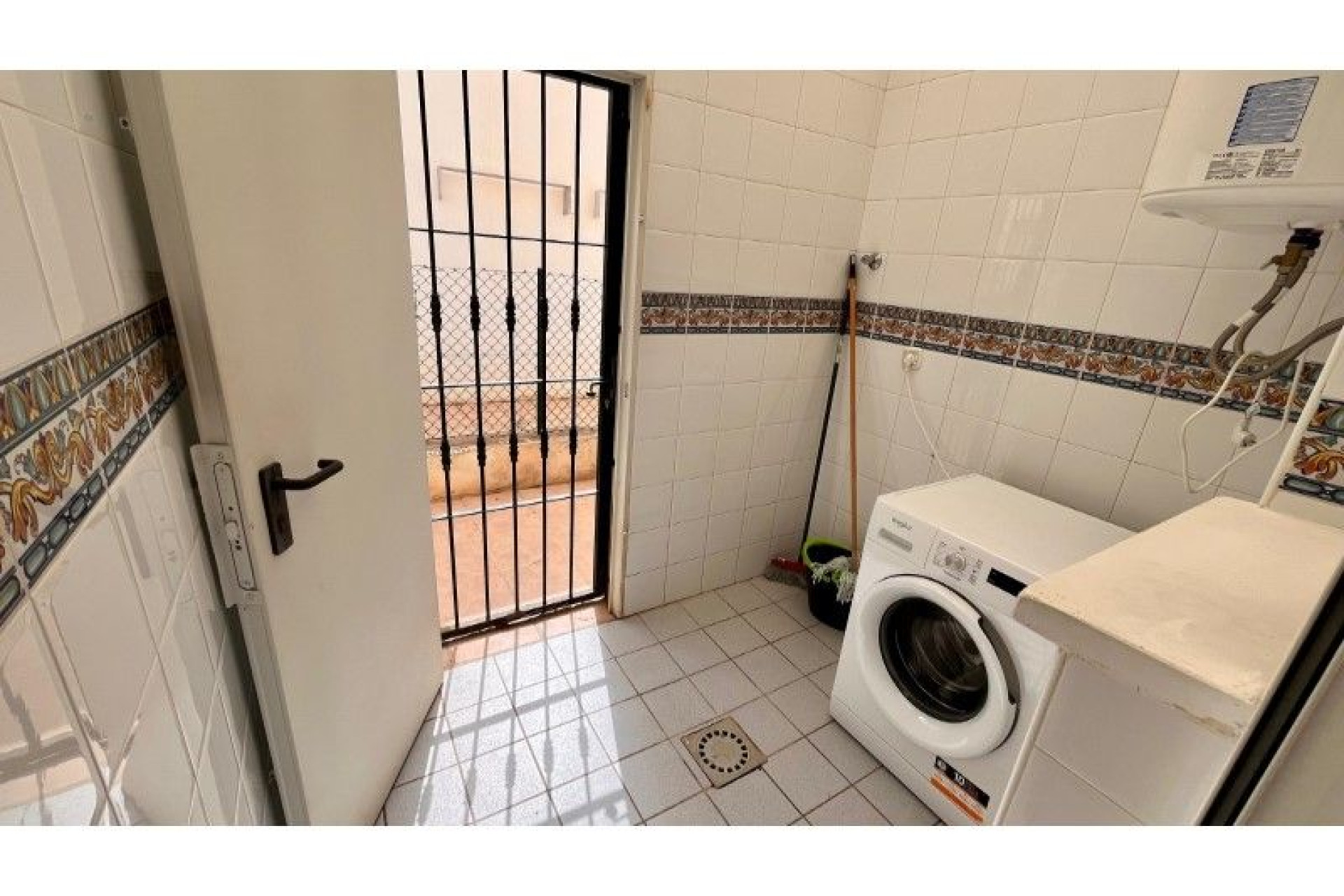 Resale - House - Guardamar del Segura - Pueblo