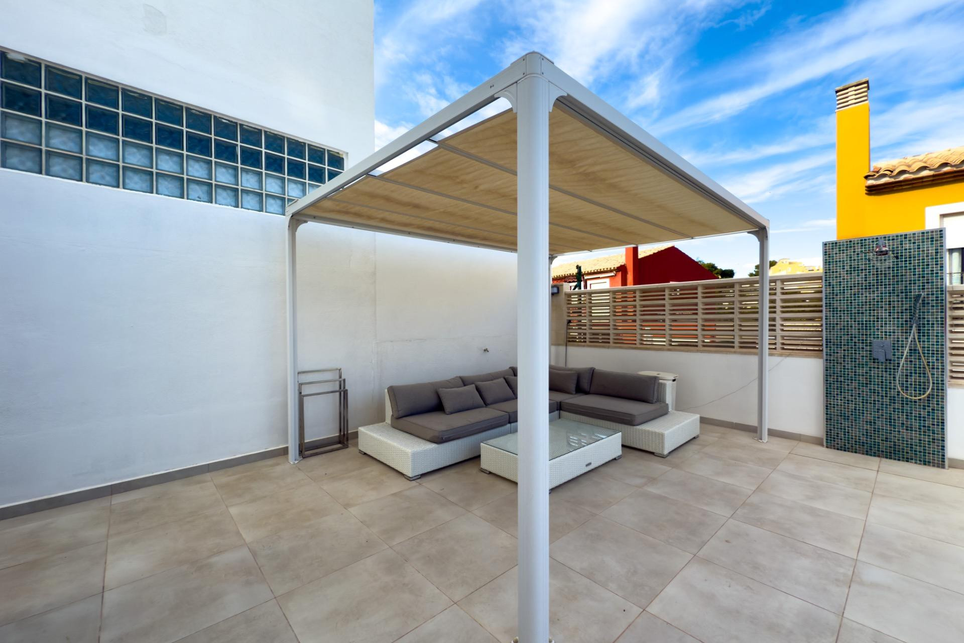 Resale - House - La Nucía - Urbanizaciones