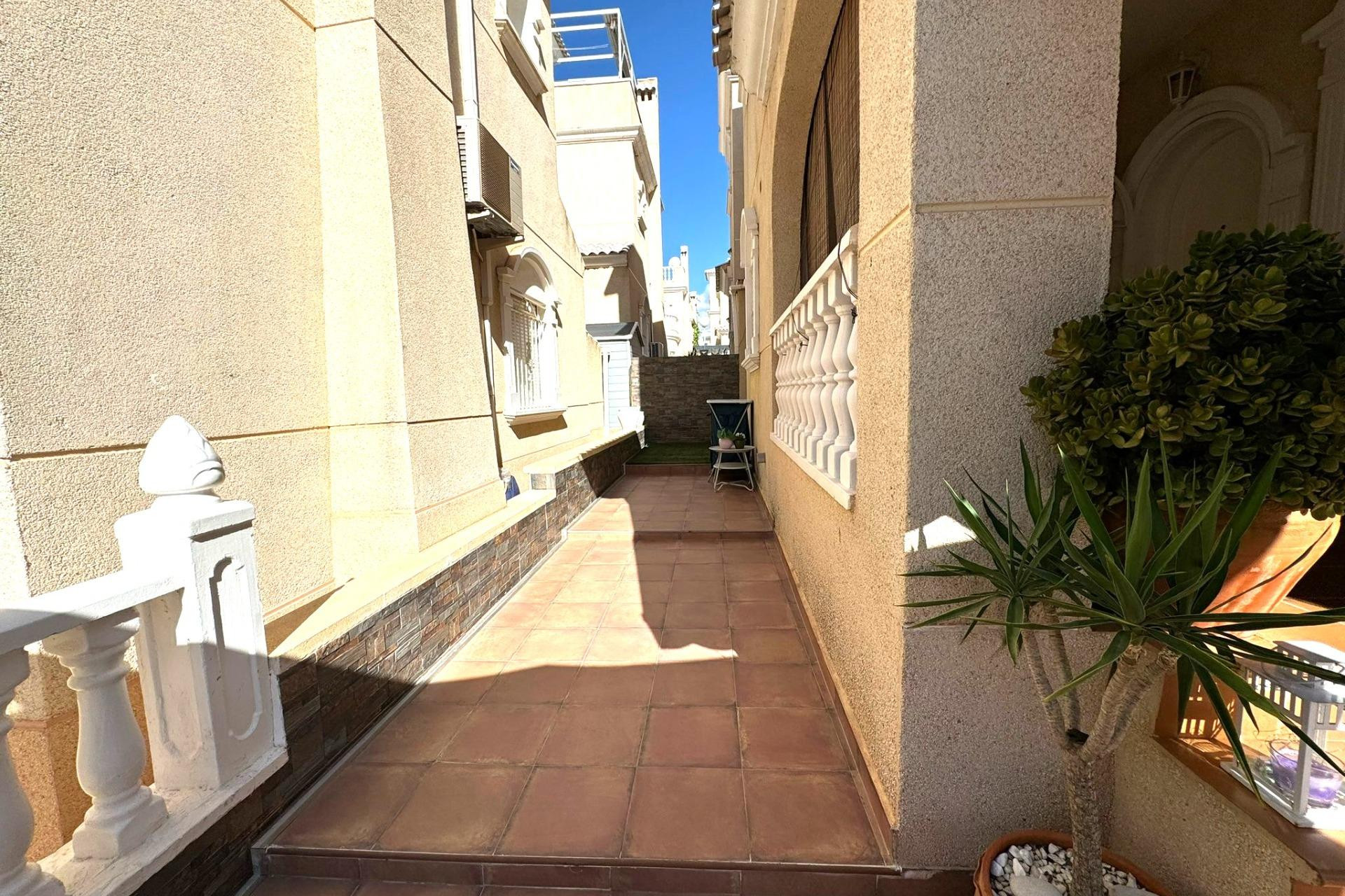 Resale - House - Orihuela Costa - La Florida