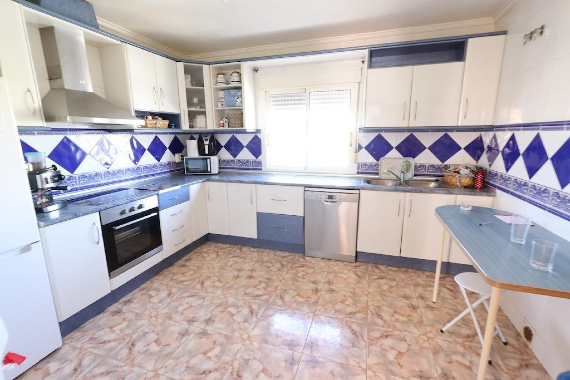 Resale - House - Orihuela Costa - La Zenia