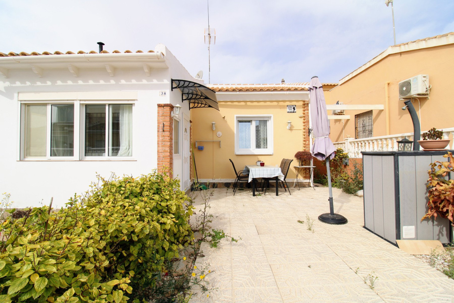 Resale - House - Orihuela Costa - Las Mimosas