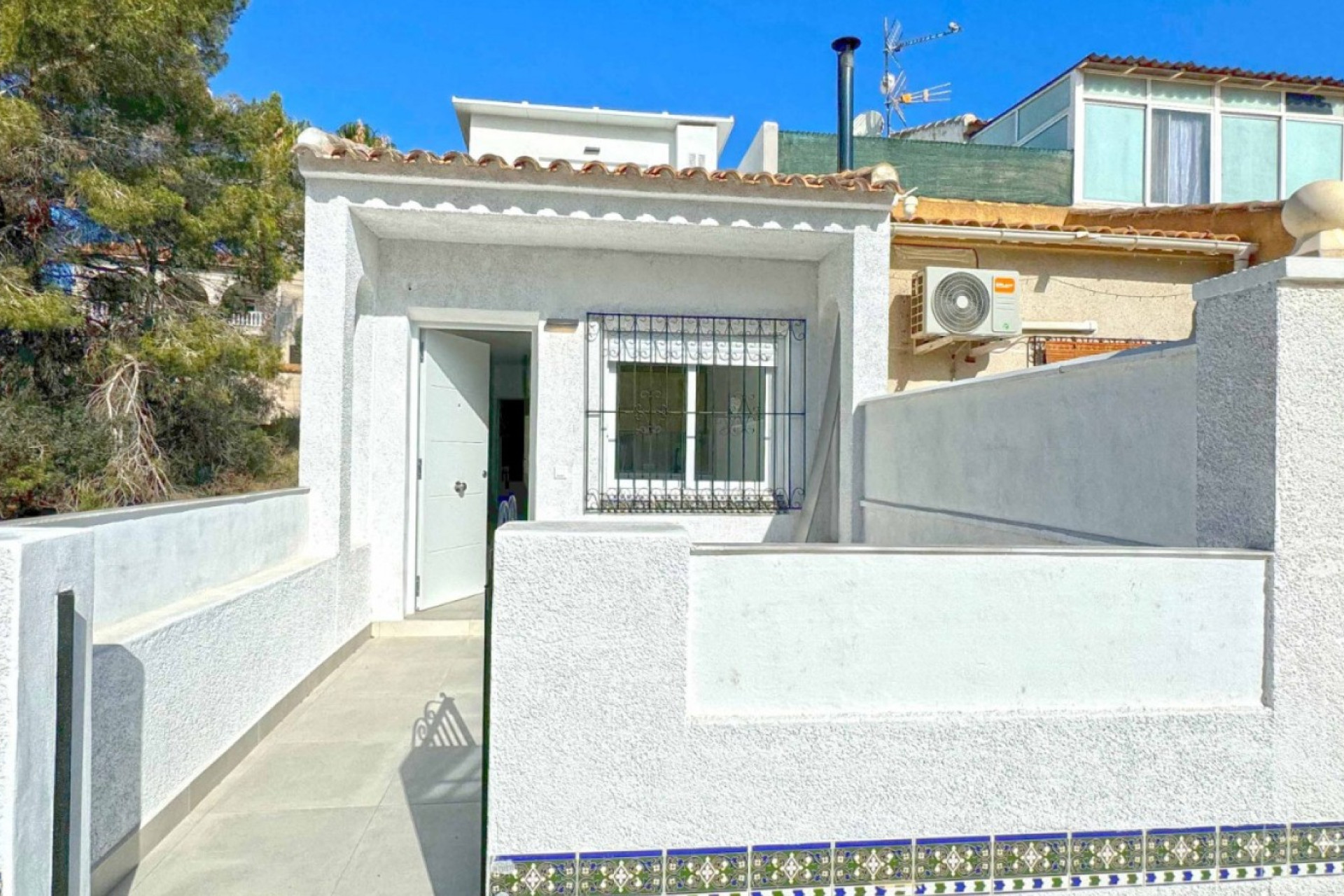 Resale - House - Orihuela Costa - Villamartin