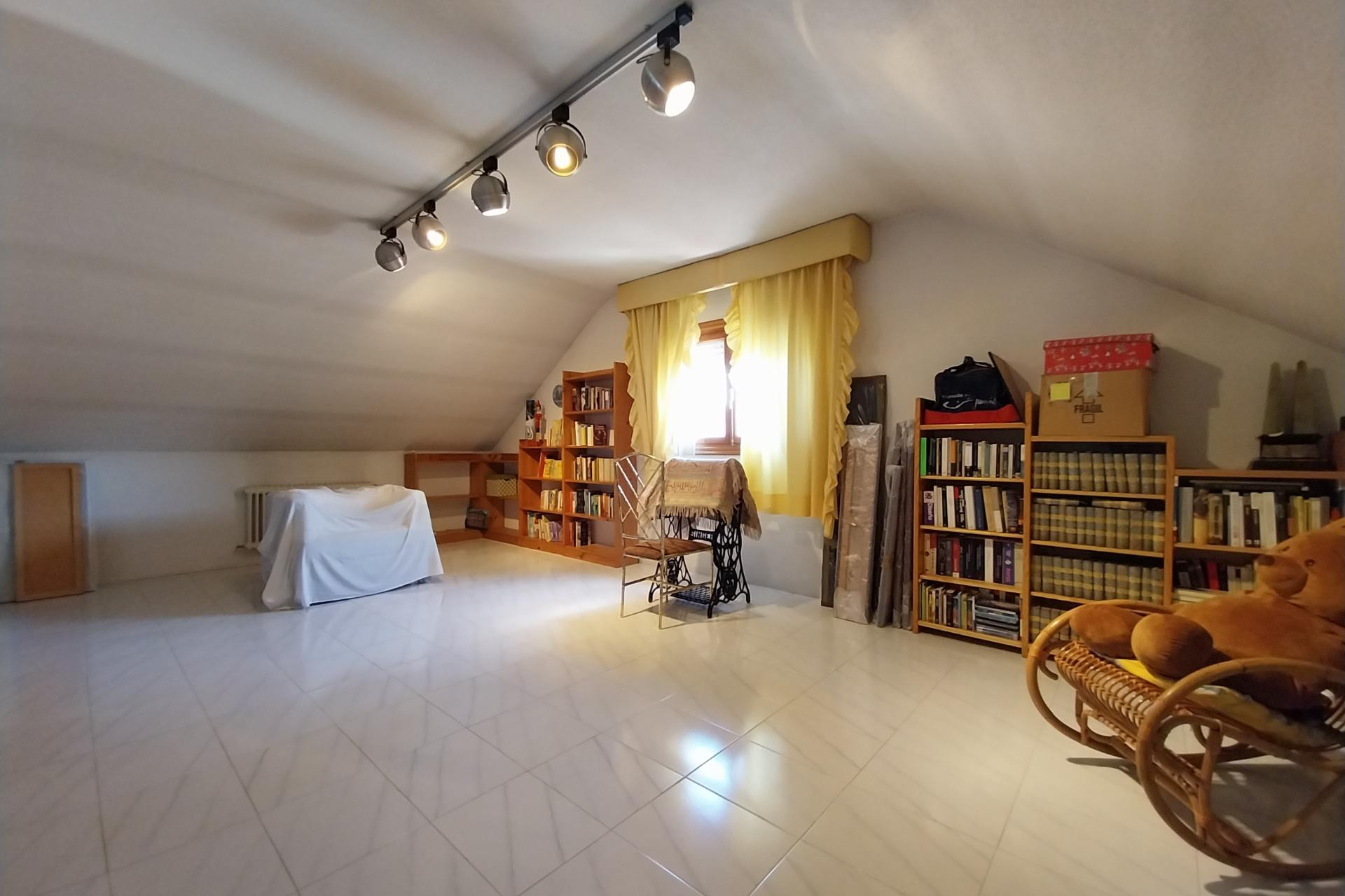 Resale - House - Pozuelo de Alarcon - Zona Pueblo