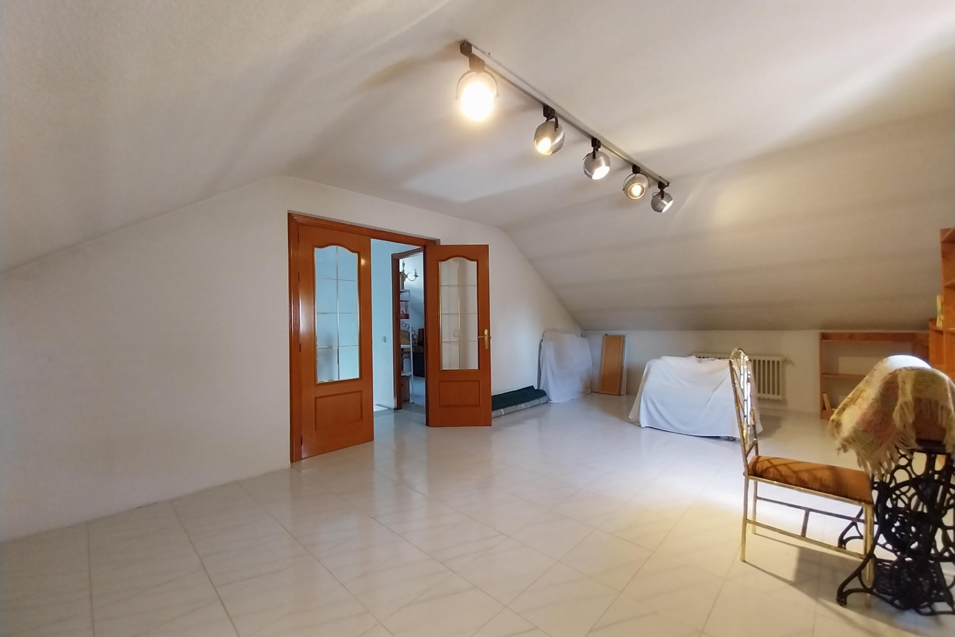 Resale - House - Pozuelo de Alarcon - Zona Pueblo