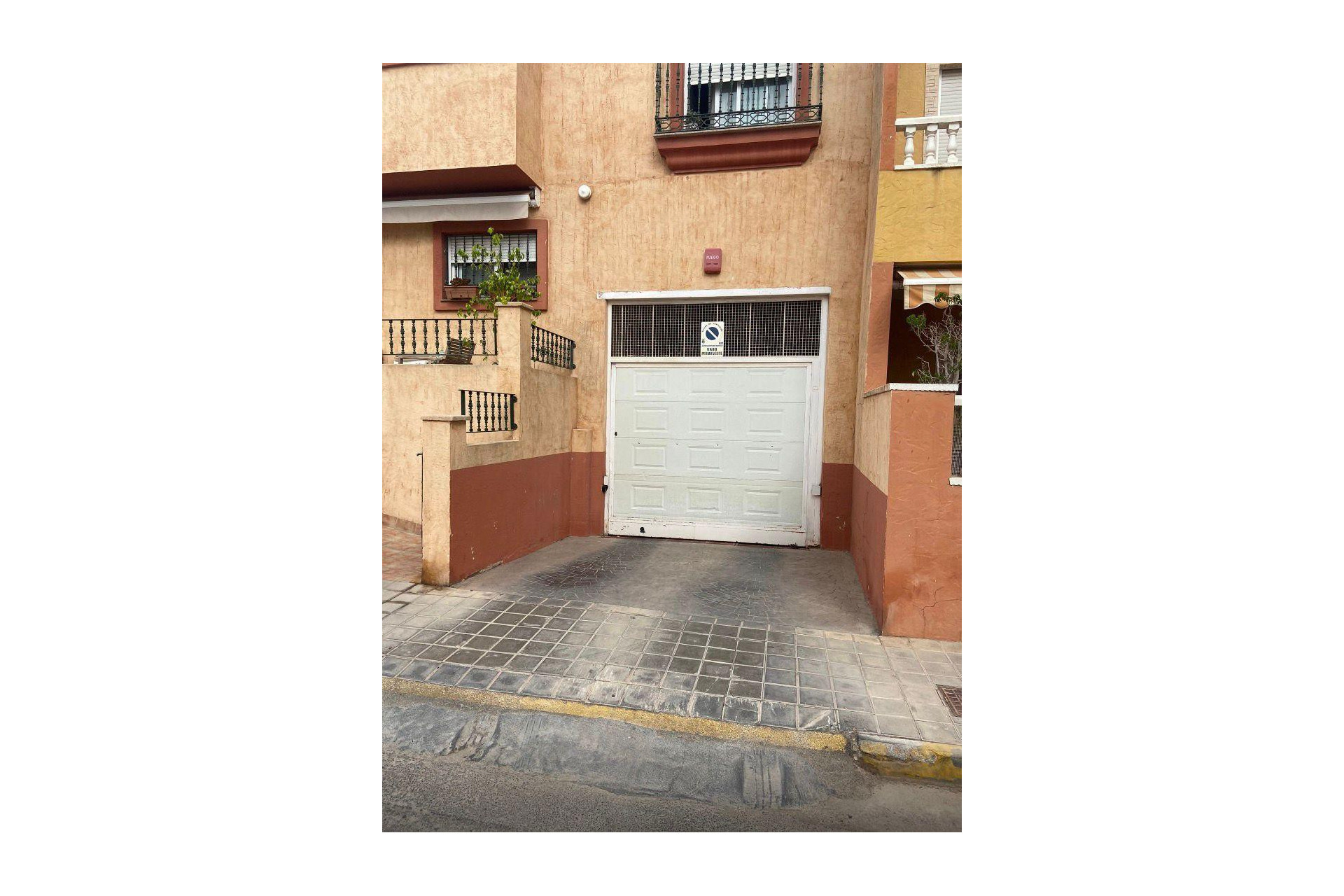 Resale - House - Redován - PUEBLO