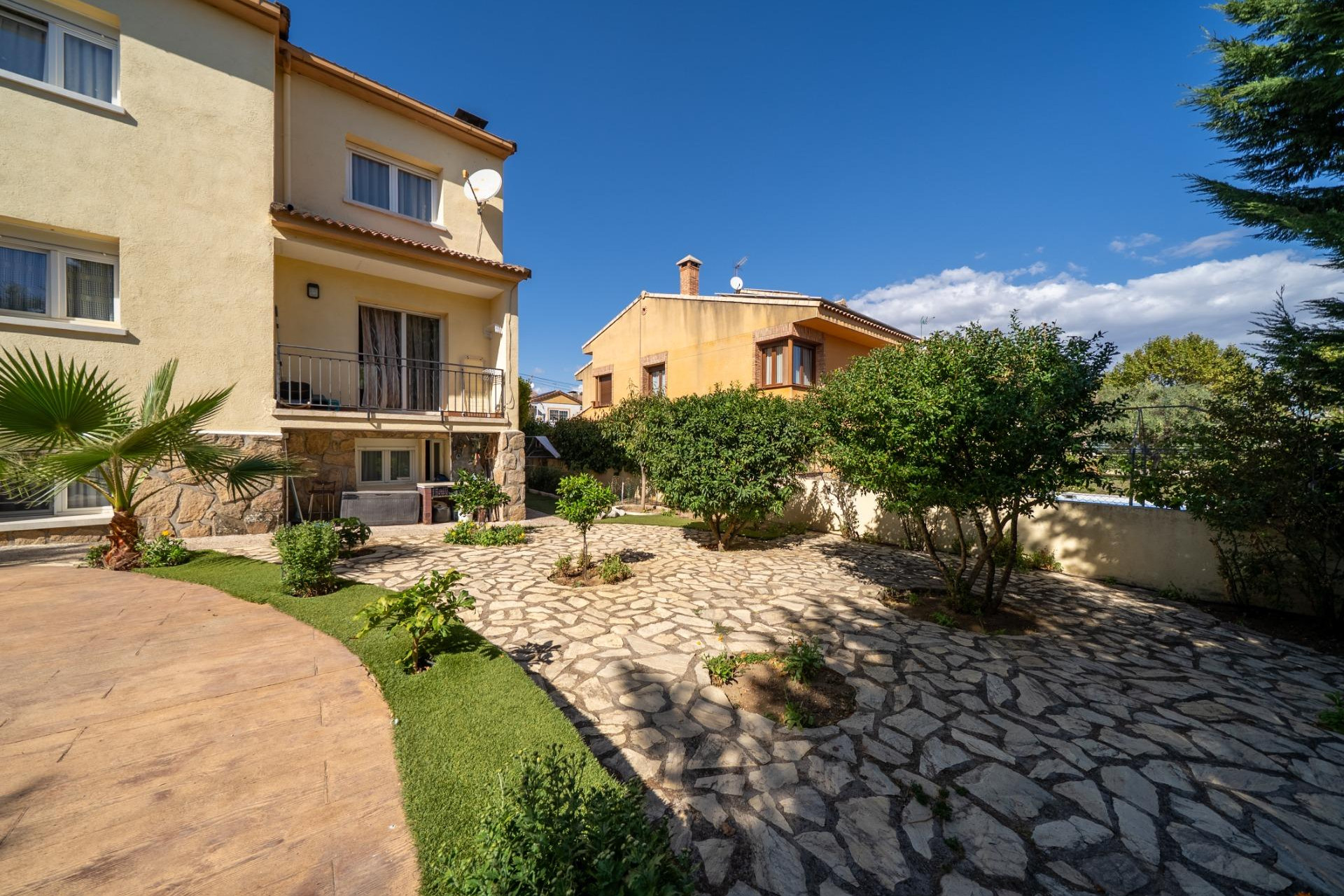 Resale - House - San Martin de Valdeiglesias - Garnacho