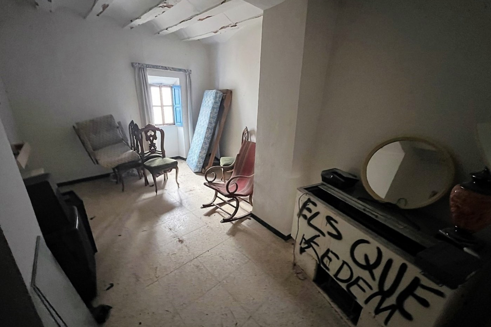 Resale - House - Sella - PUEBLO