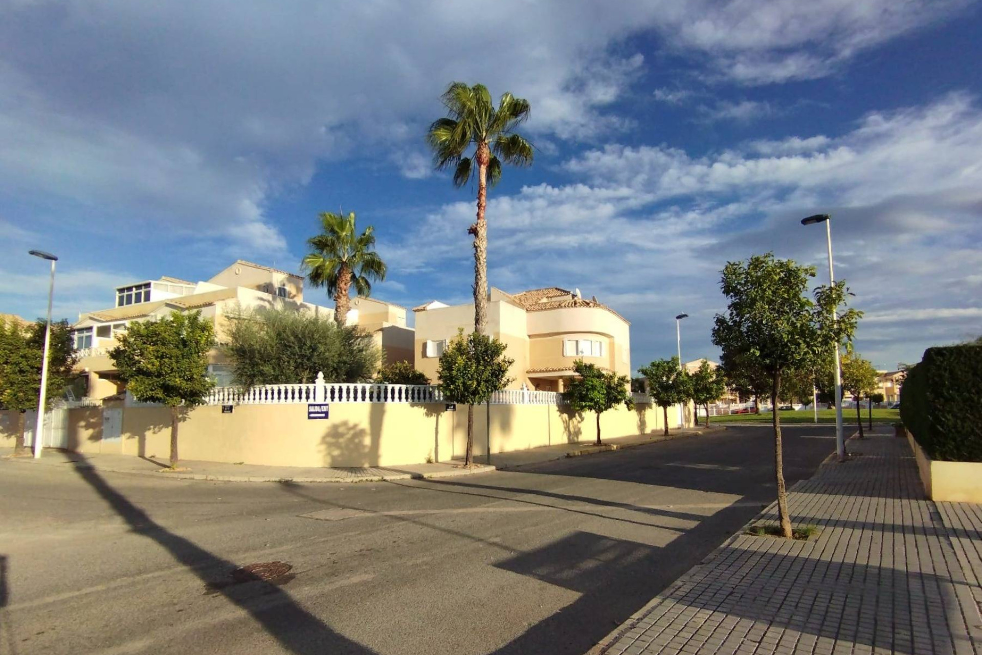 Resale - House - Torrevieja - La Siesta - El Salado - Torreta
