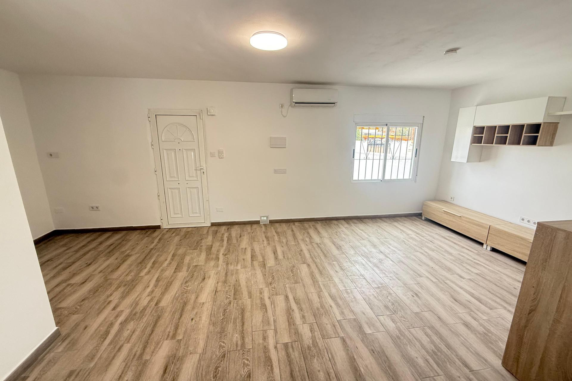 Resale - House - Torrevieja - Los Frutales