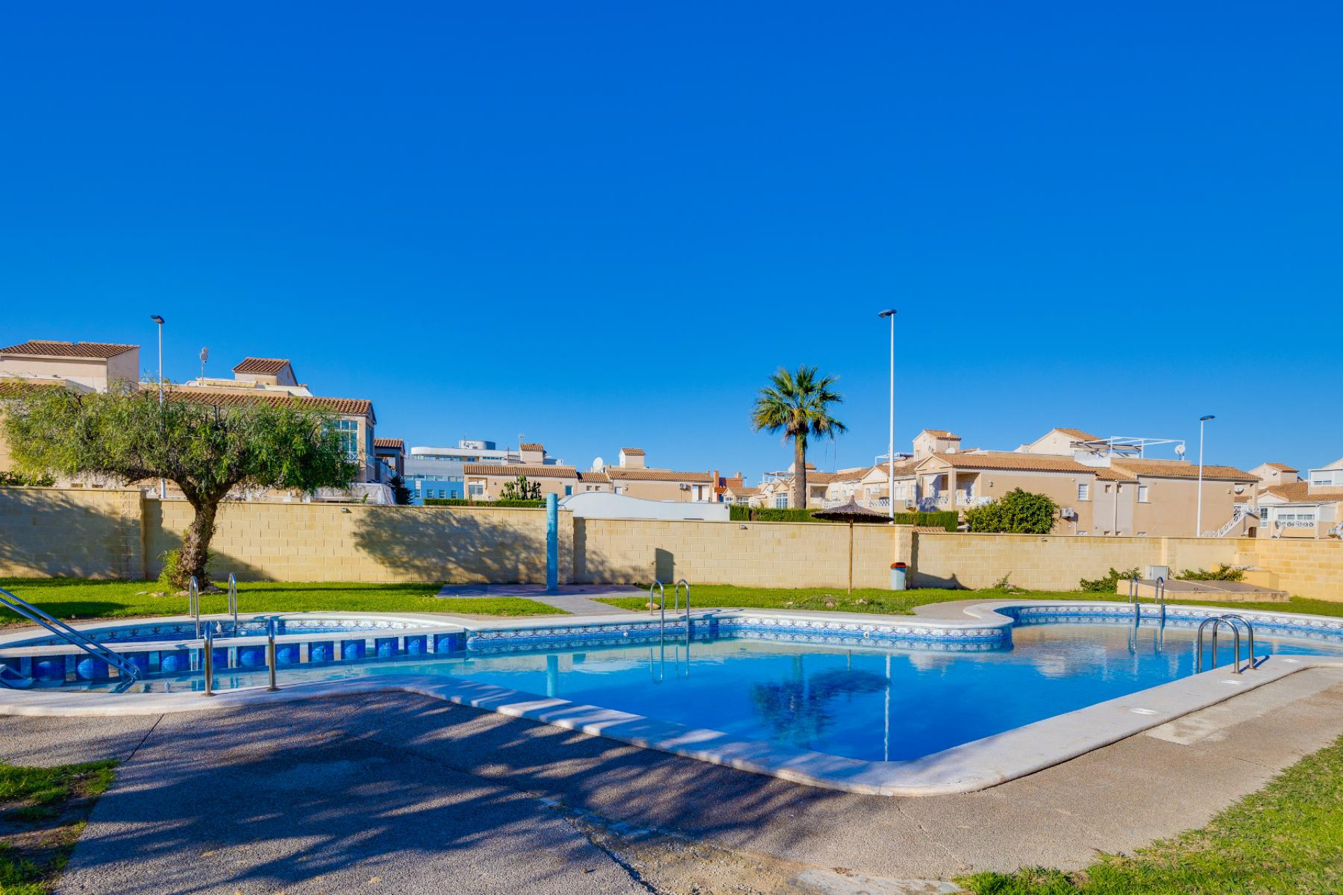 Resale - House - Torrevieja - Pueblo - Centro