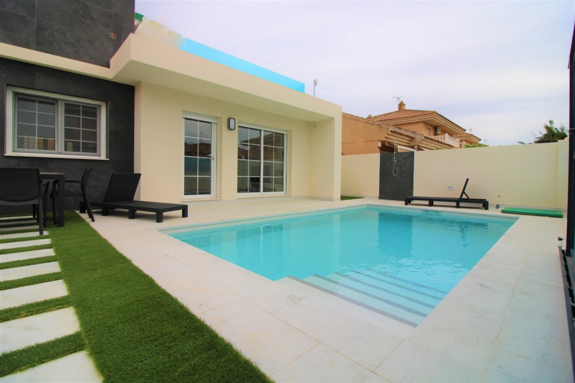 Resale - House - Torrevieja - Punta prima