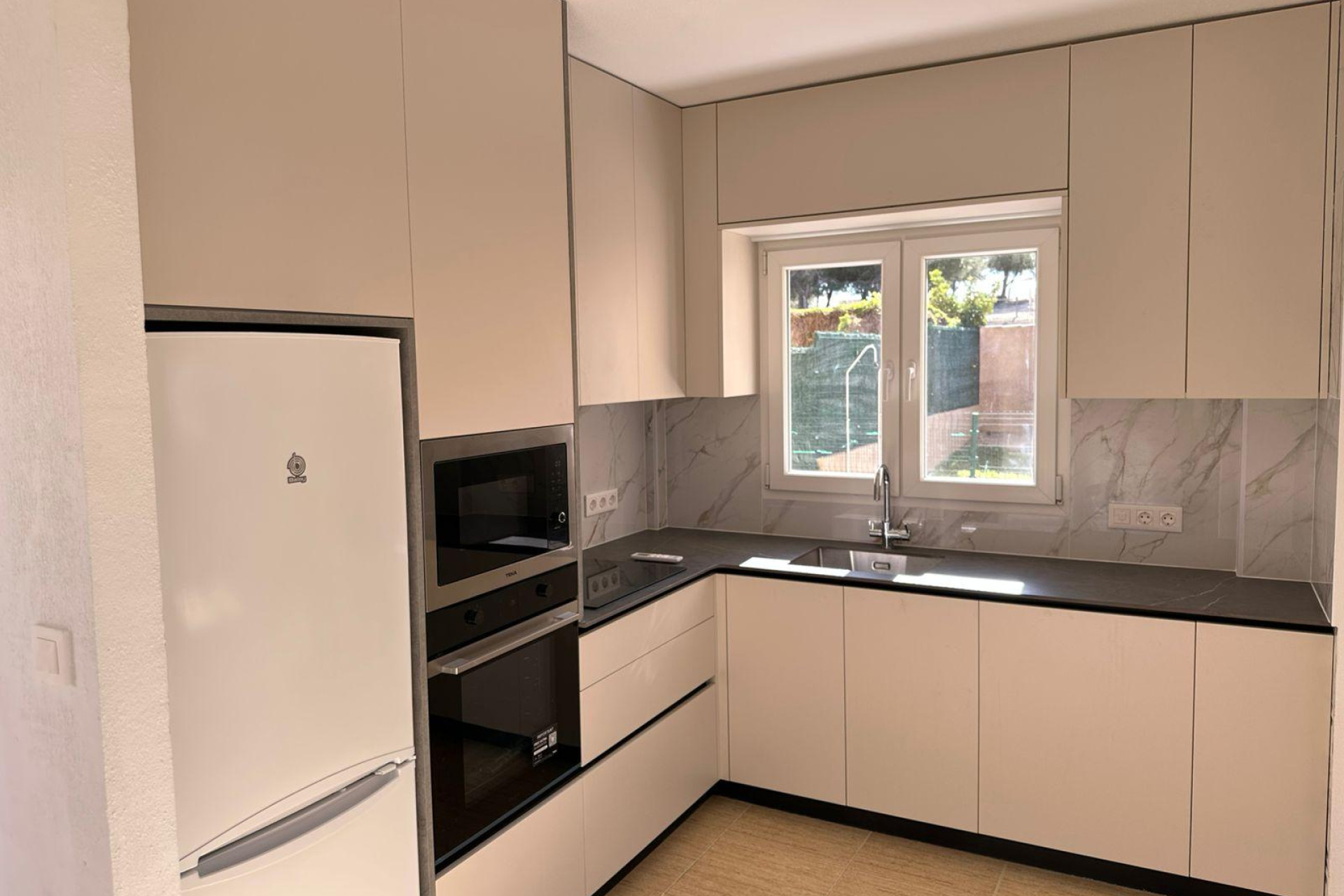 Resale - House - Torrevieja - VILLAMARTIN