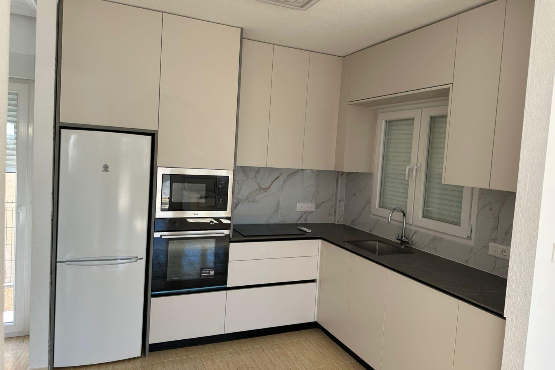 Resale - House - Torrevieja - VILLAMARTIN