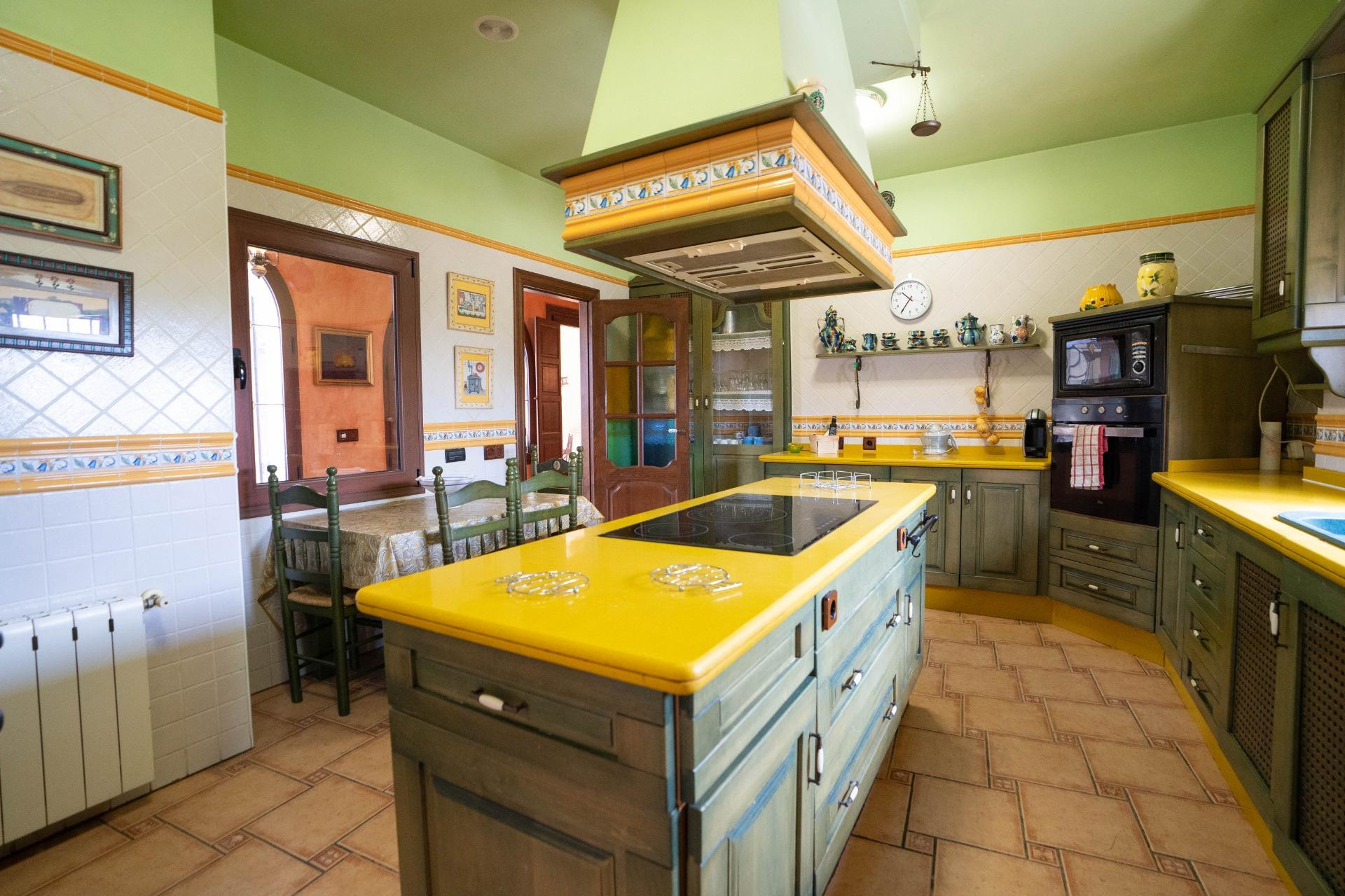 Resale - Inmueble singular - San Miguel de Salinas - CENTRO