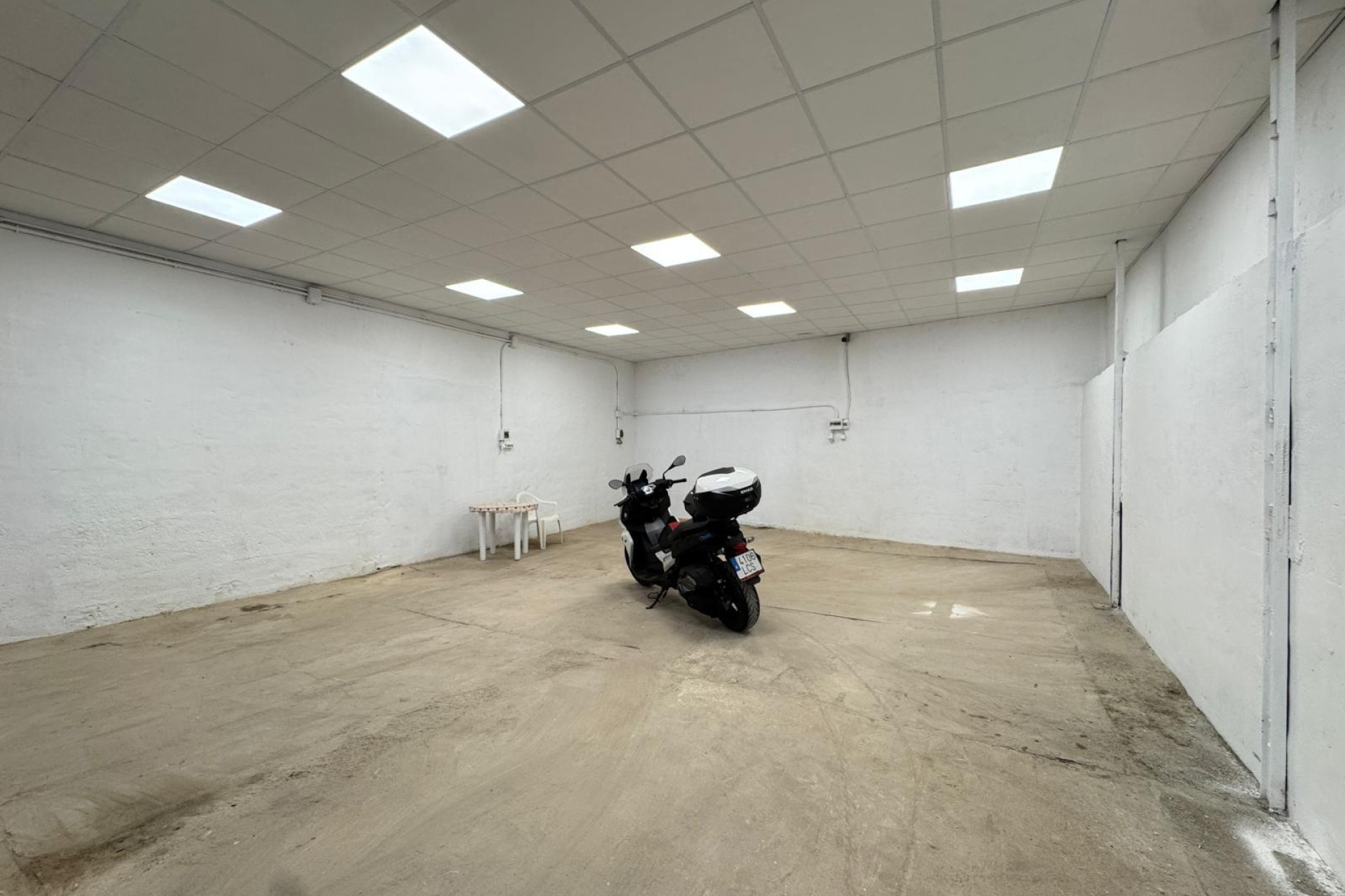 Resale - Nave industrial - Torrevieja - Centro