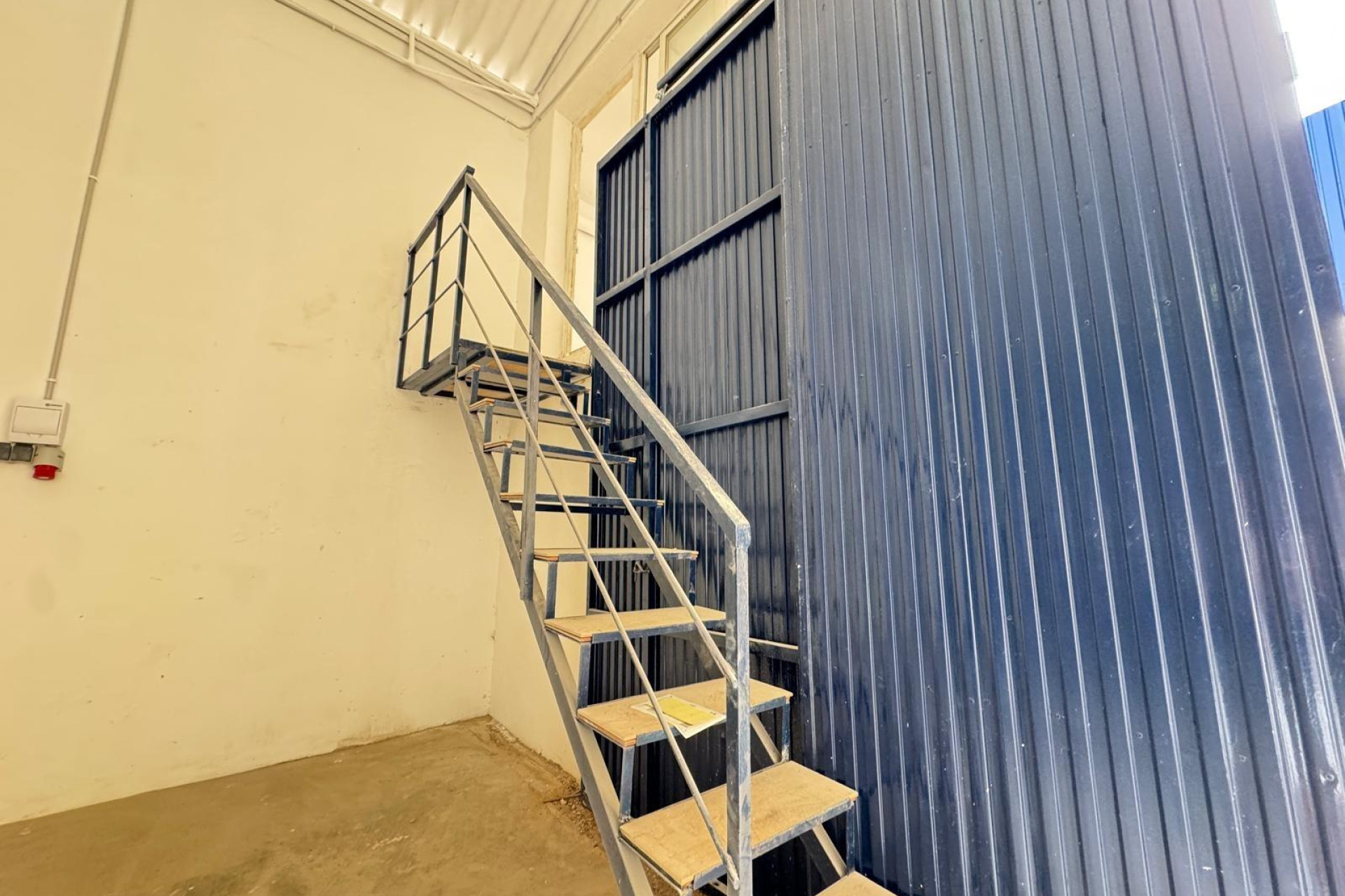 Resale - Nave industrial - Torrevieja - Centro