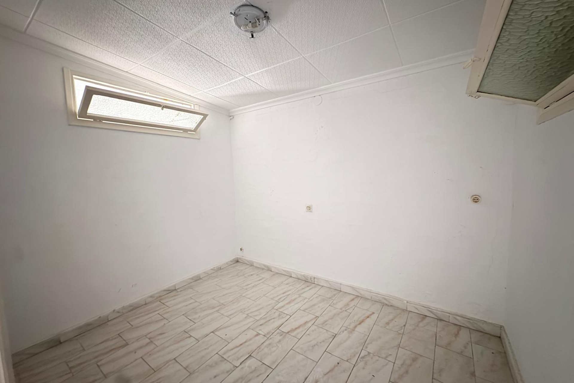 Resale - Nave industrial - Torrevieja - Centro