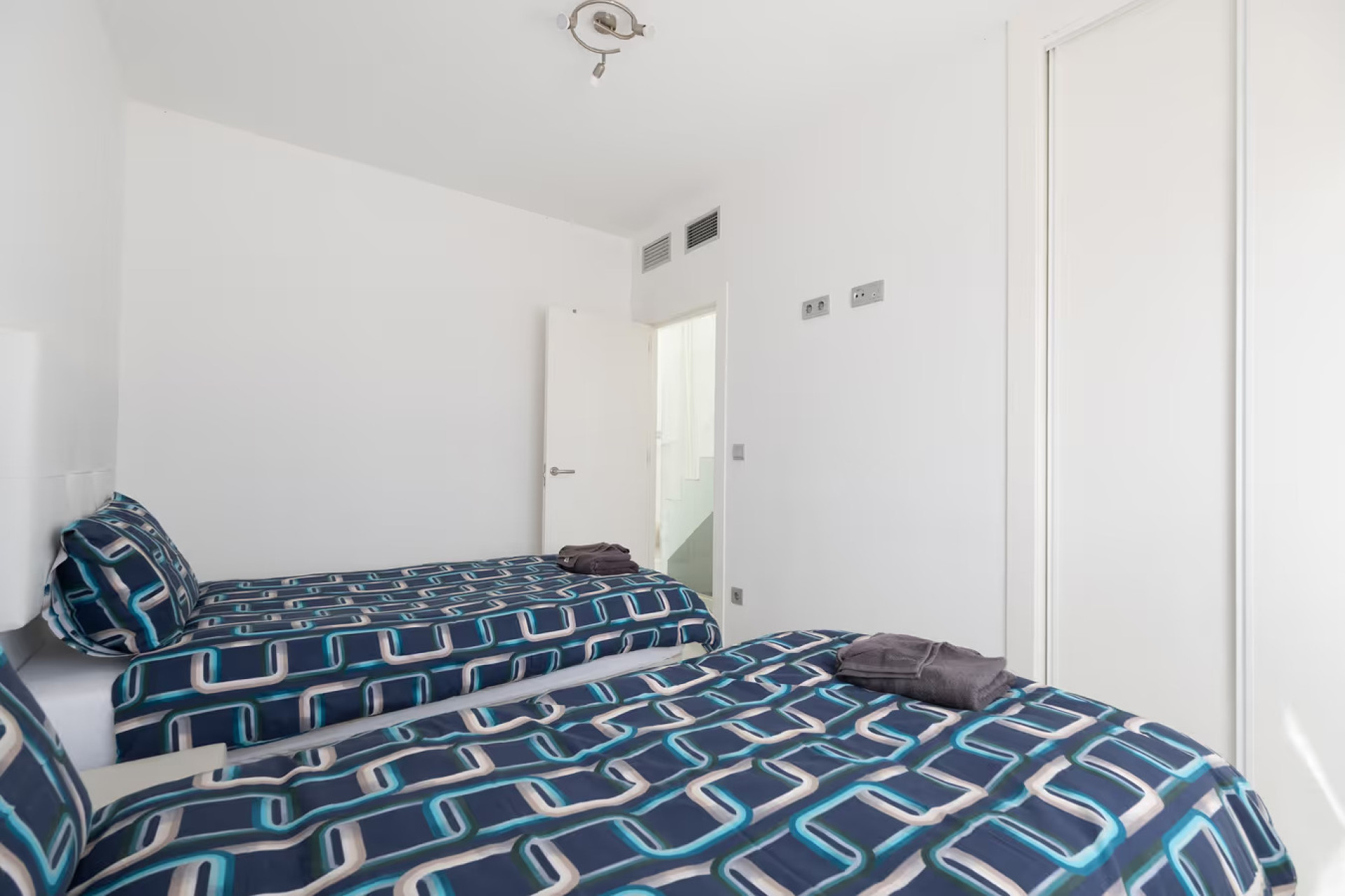 Resale - Semi Detached Villa - Orihuela Costa - Punta Prima
