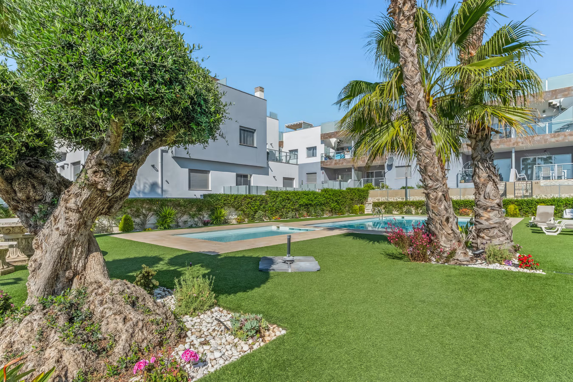 Resale - Semi Detached Villa - Orihuela Costa - Punta Prima