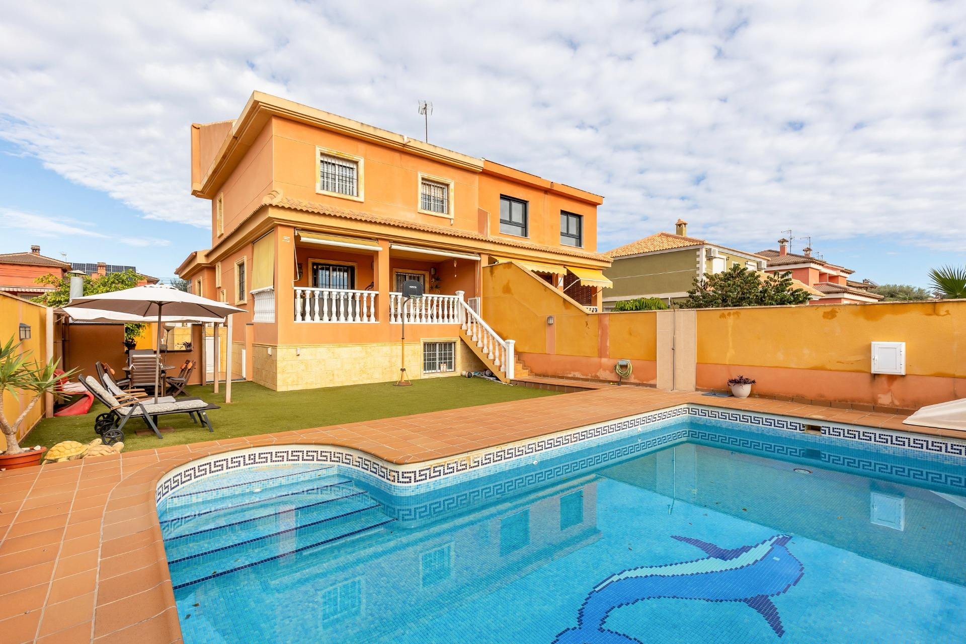 Resale - Semi Detached Villa - Torrevieja - Aguas Nuevas