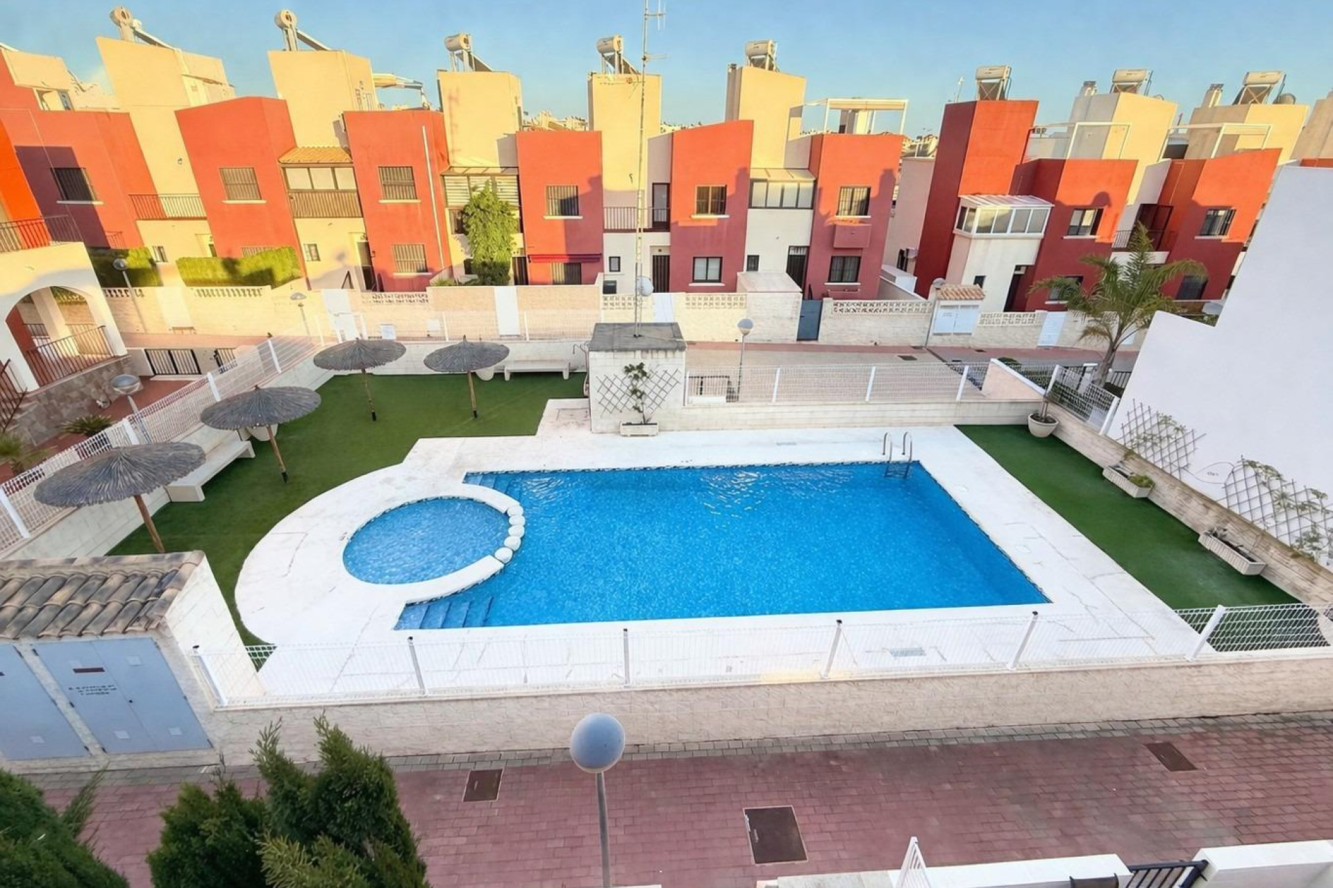 Resale - Terraced house - Torrevieja - Aguas Nuevas