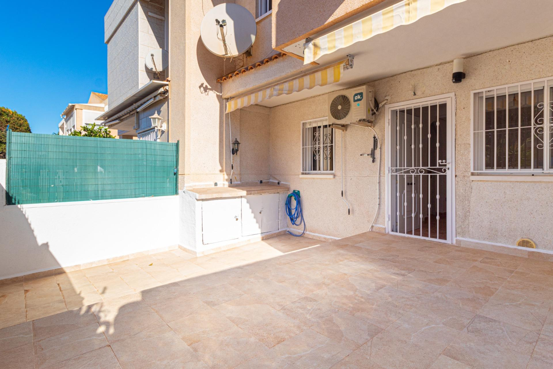 Resale - Terraced house - Torrevieja - Aguas Nuevas