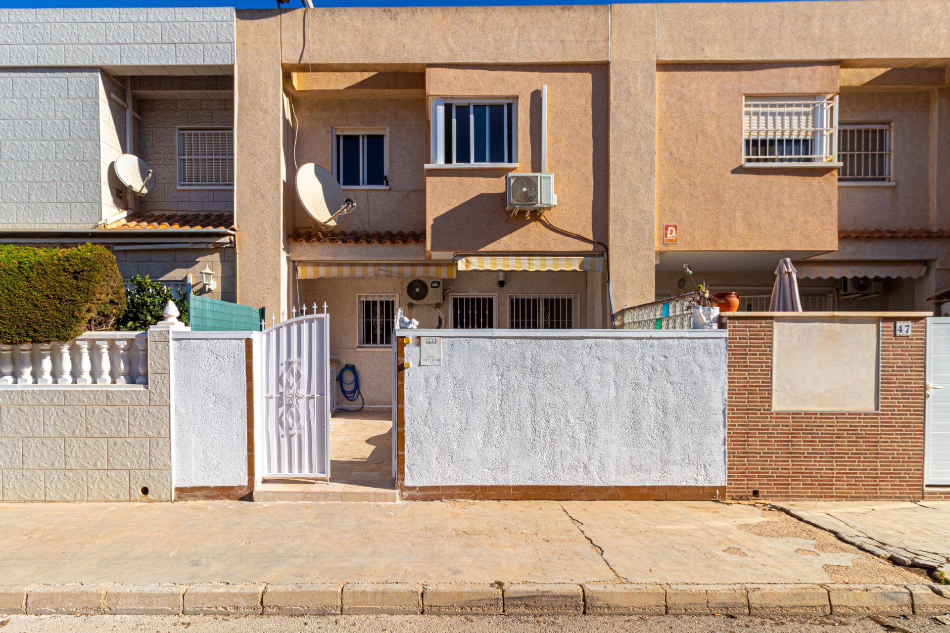 Resale - Terraced house - Torrevieja - Aguas Nuevas