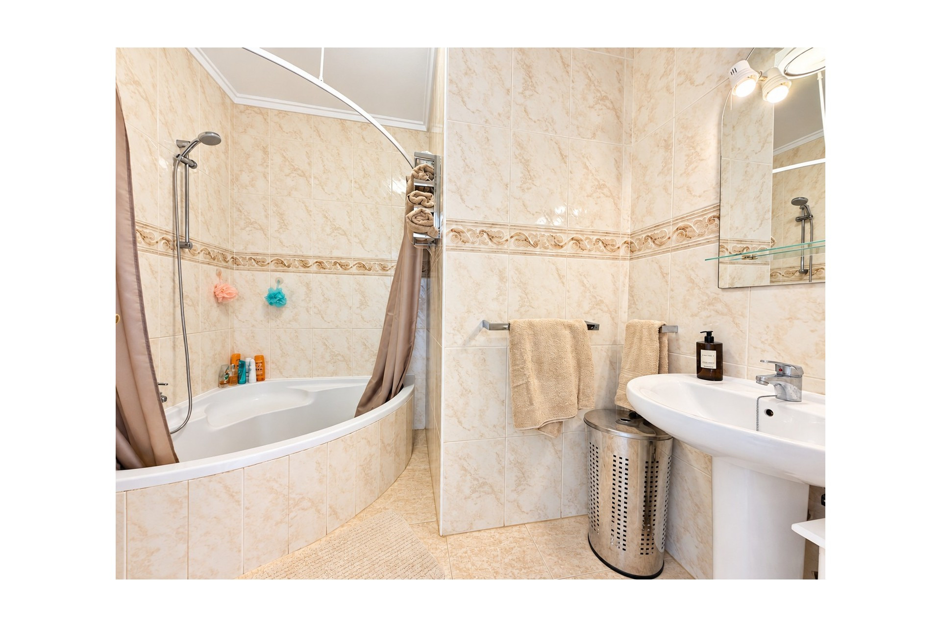 Resale - Townhouse - Ciudad Quesada