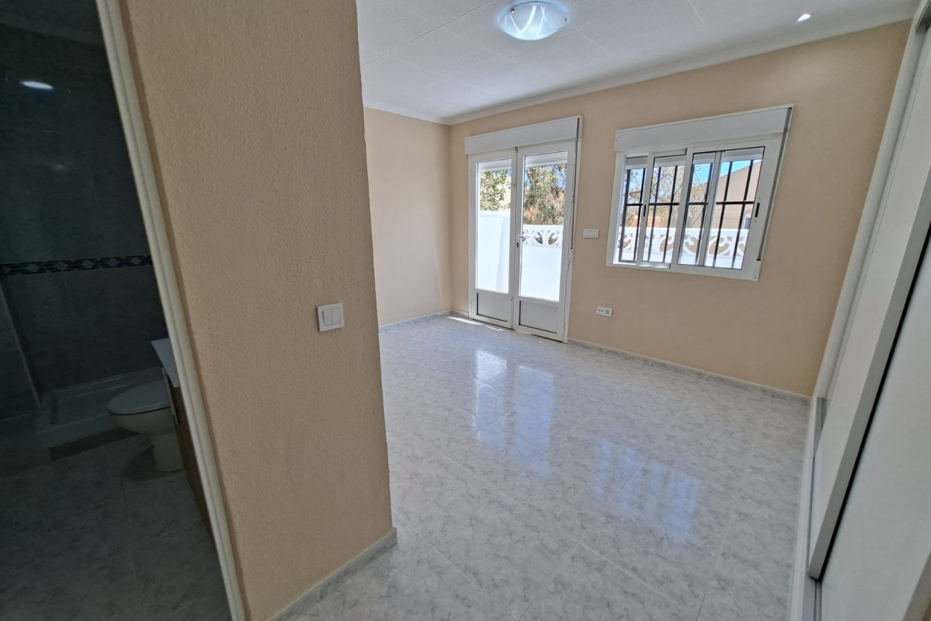 Resale - Townhouse - La Marina - La Marina - Urbanization