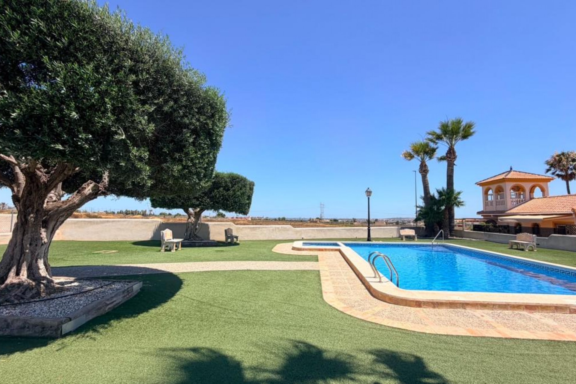 Resale - Townhouse - Los Montesinos