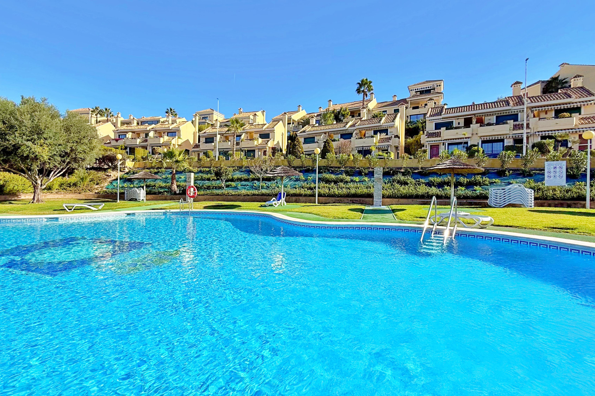 Resale - Townhouse - Orihuela Costa - Lomas de Campoamor